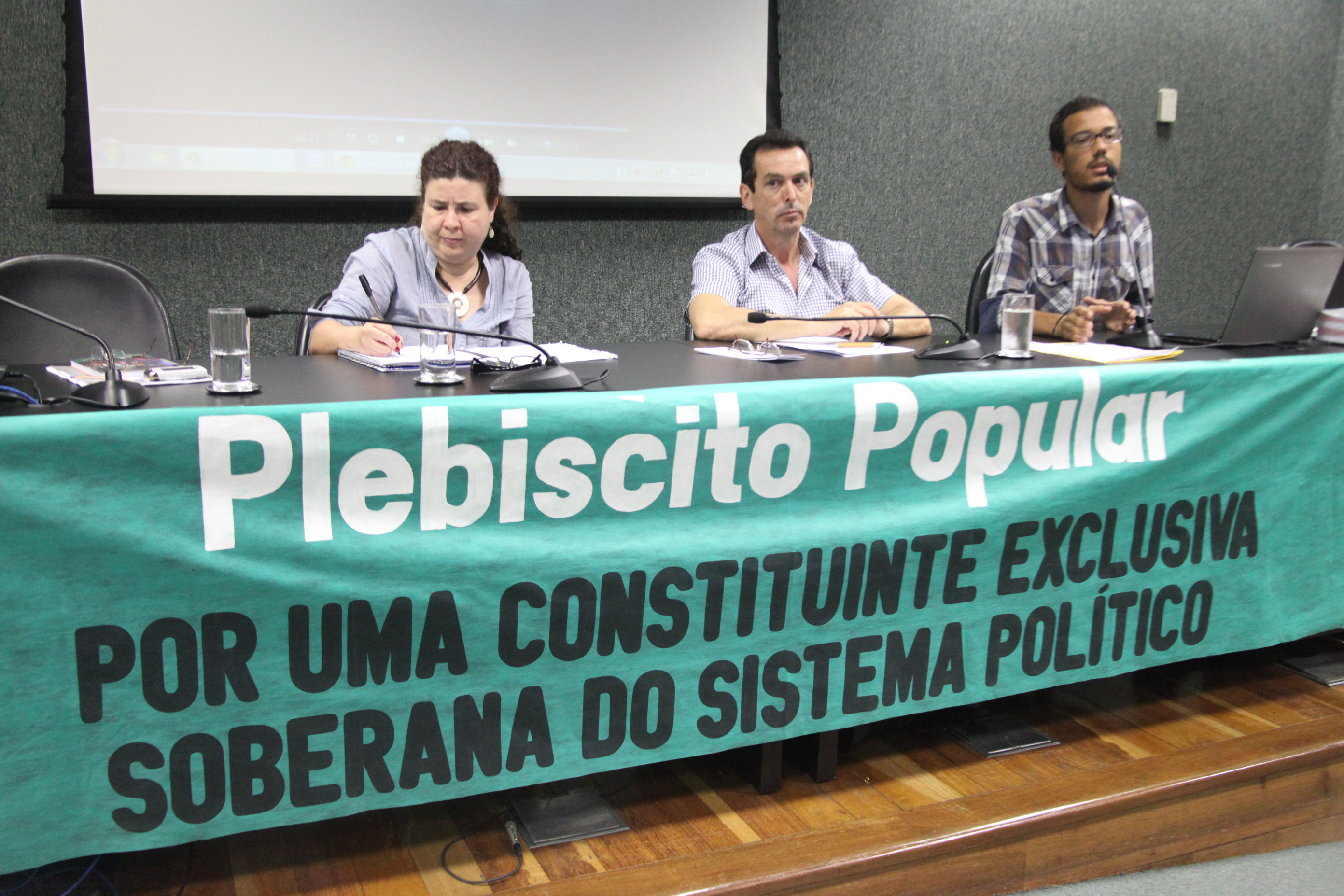 Plenária para preparar o Lançamento da Cartilha por uma Constituinte Exclusiva e Soberana do Sistema Político. Foto: Leonardo Gonçalves / Agência AL