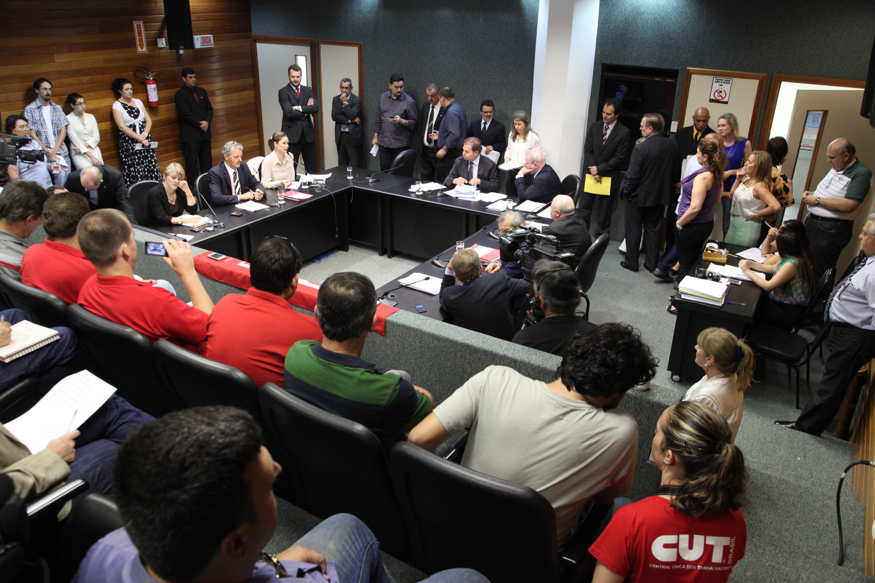 Reunião Comjunta das Comissôes do Trabalho e de Finanças