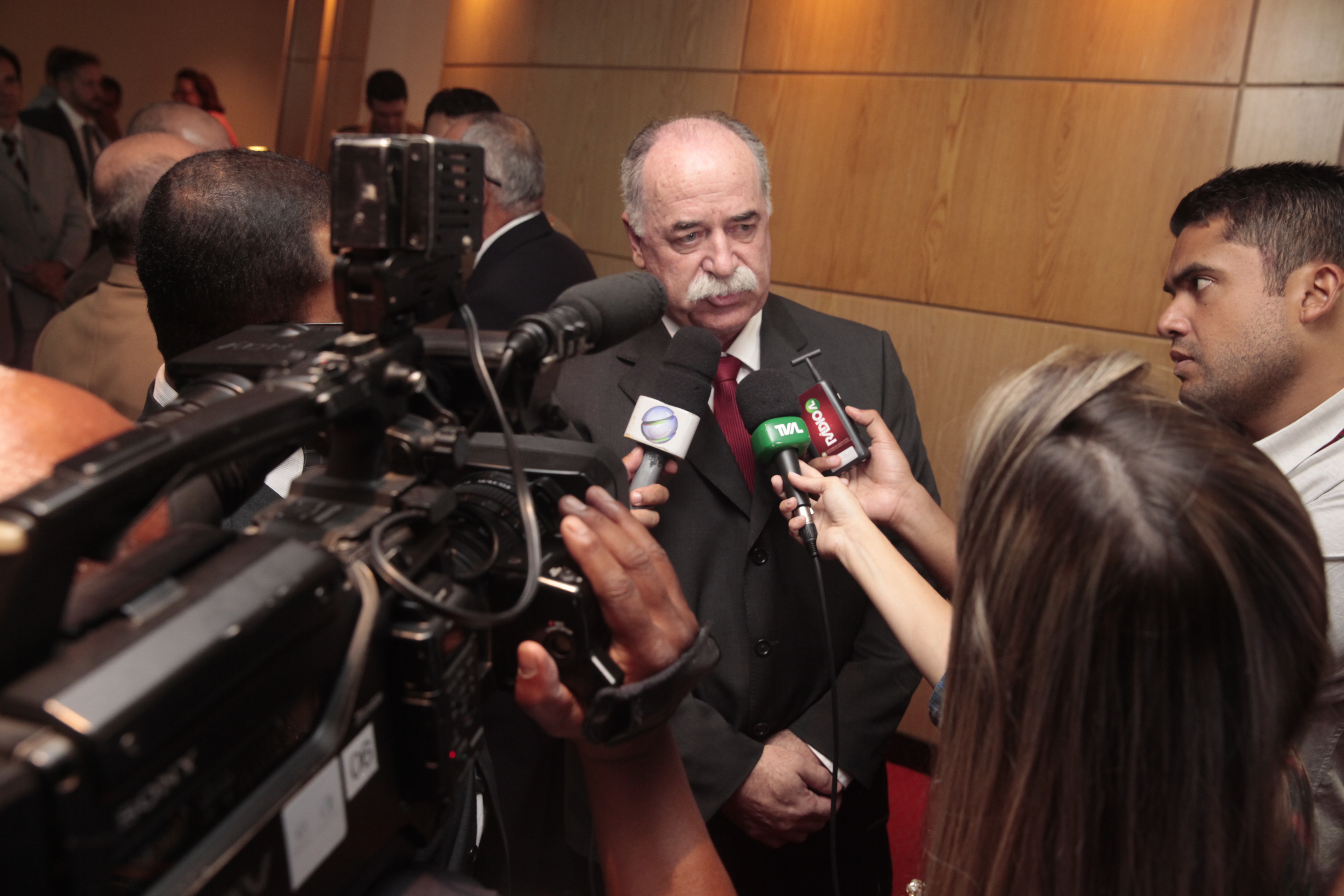 Presidente da Assembleia Deputado Romildo Titon (PMDB)