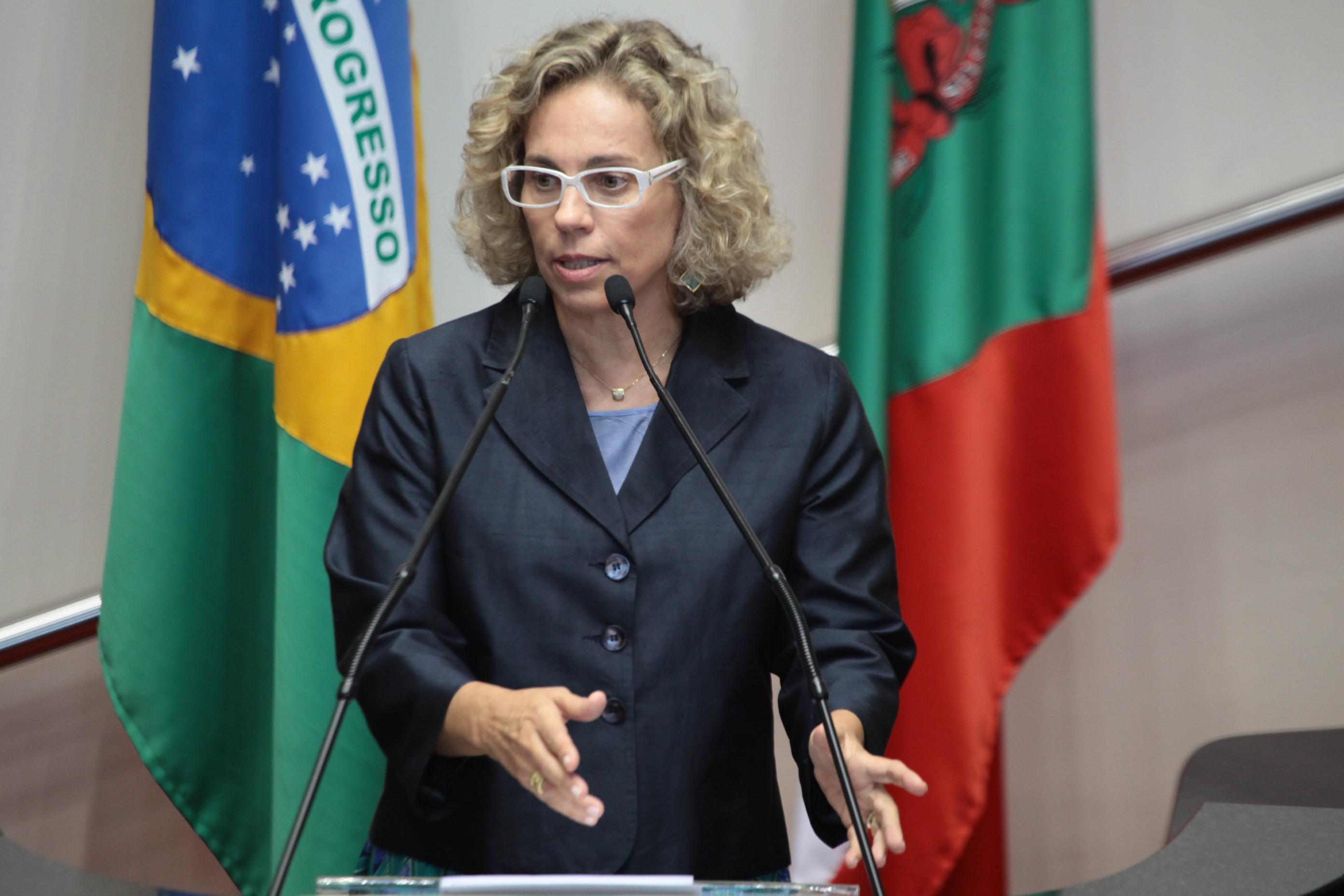 Sessão Ordinária - Plenário Osni Régis. Deputada Ana Paula Lima (PT)  Foto: Miriam Zomer/Agência AL