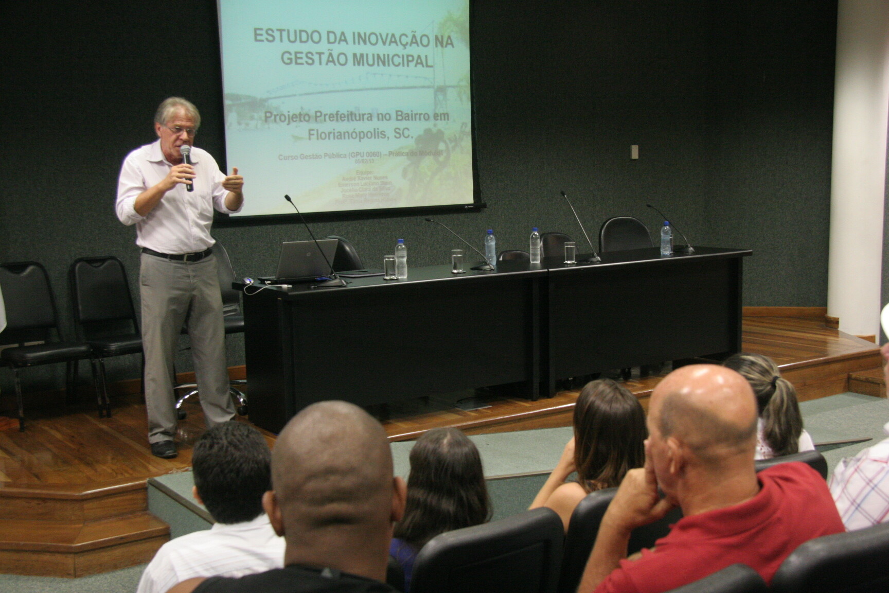 Seminário na Assembleia debate sistema econômico e aproximação com o cidadão