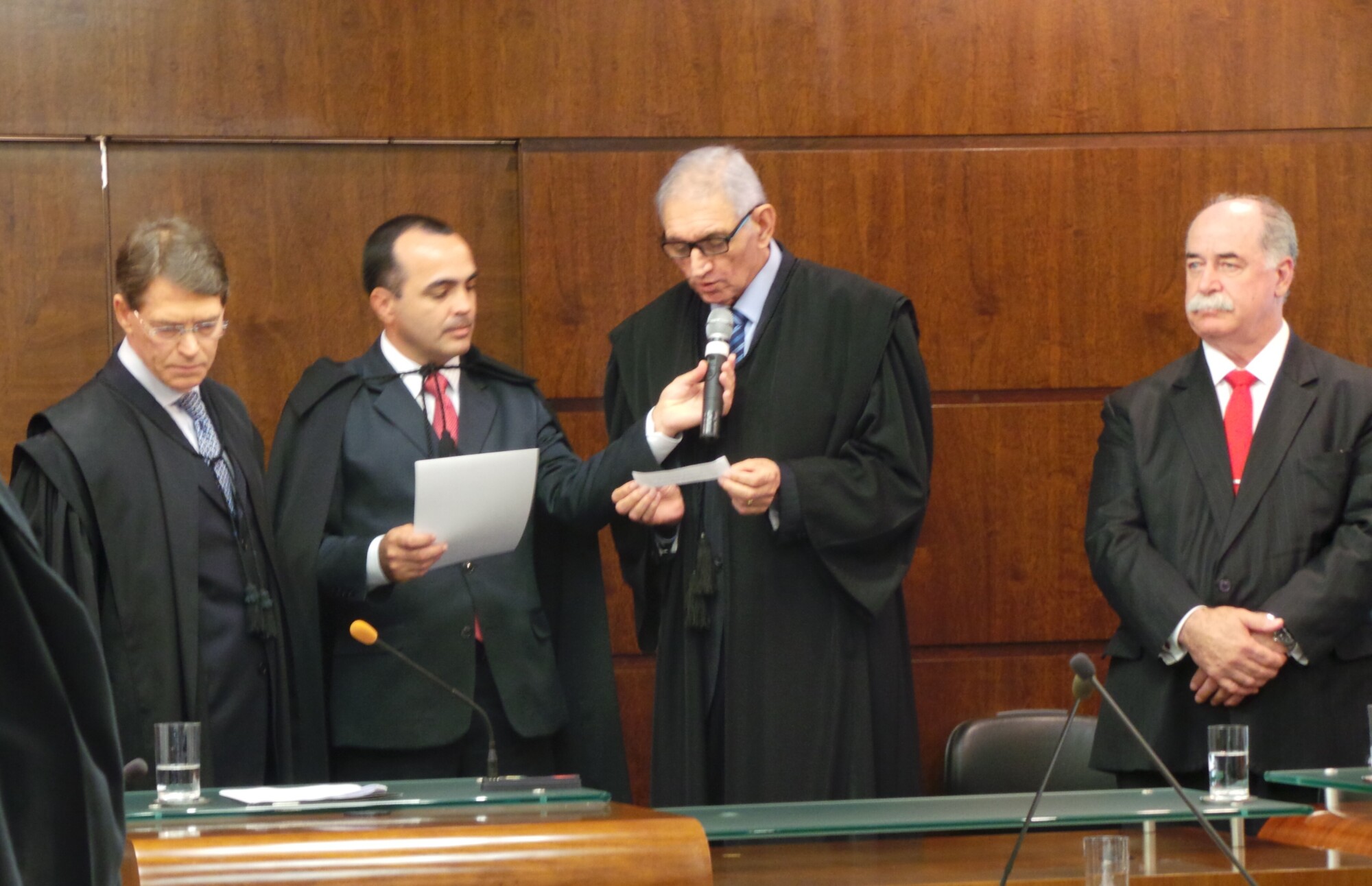 Titon prestigia posse de Vanderlei Romer na Presidência do TRE-SC