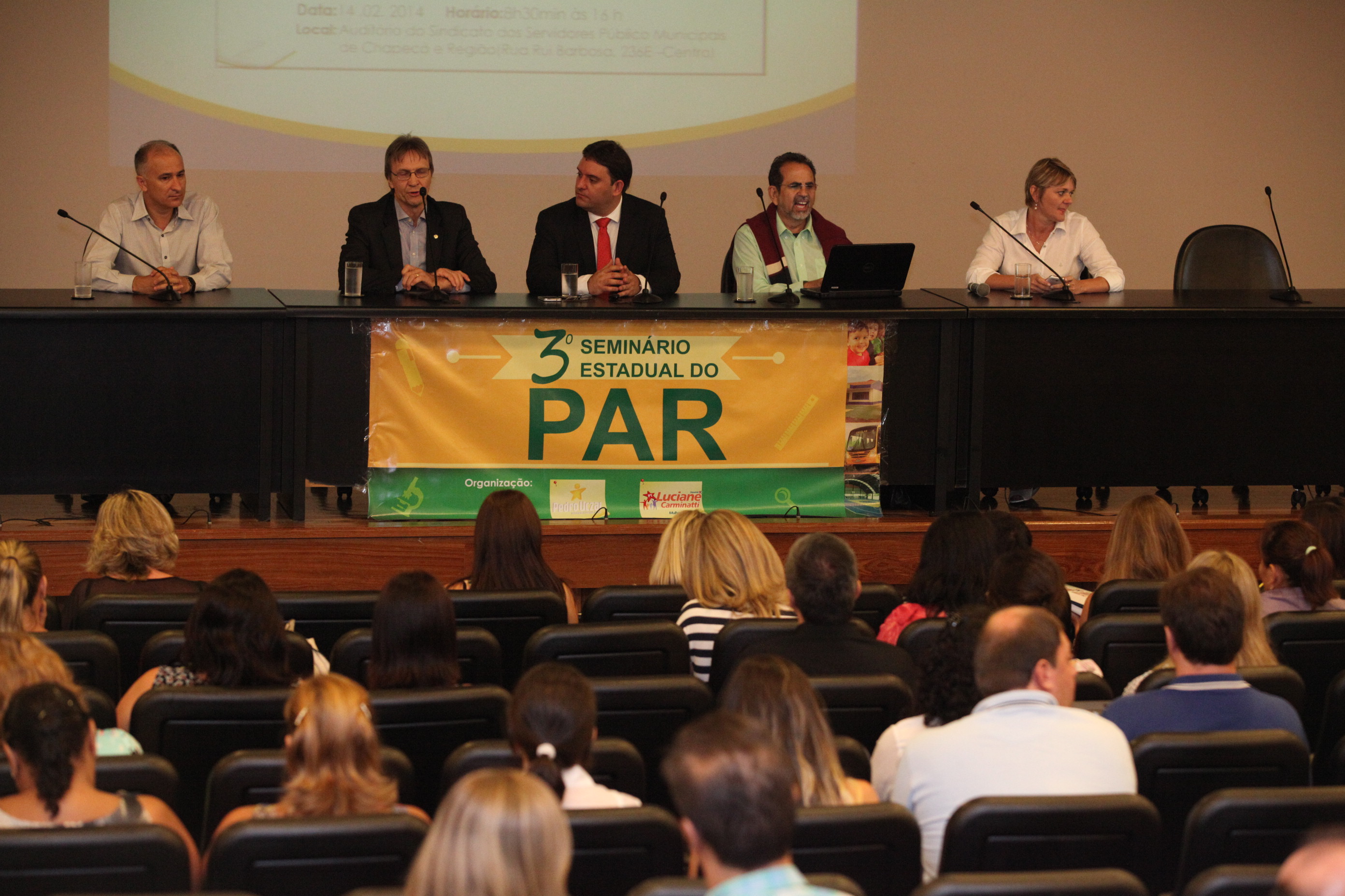 Reunião sobre o Programa de Ações Sociais do Ministério da Educação
