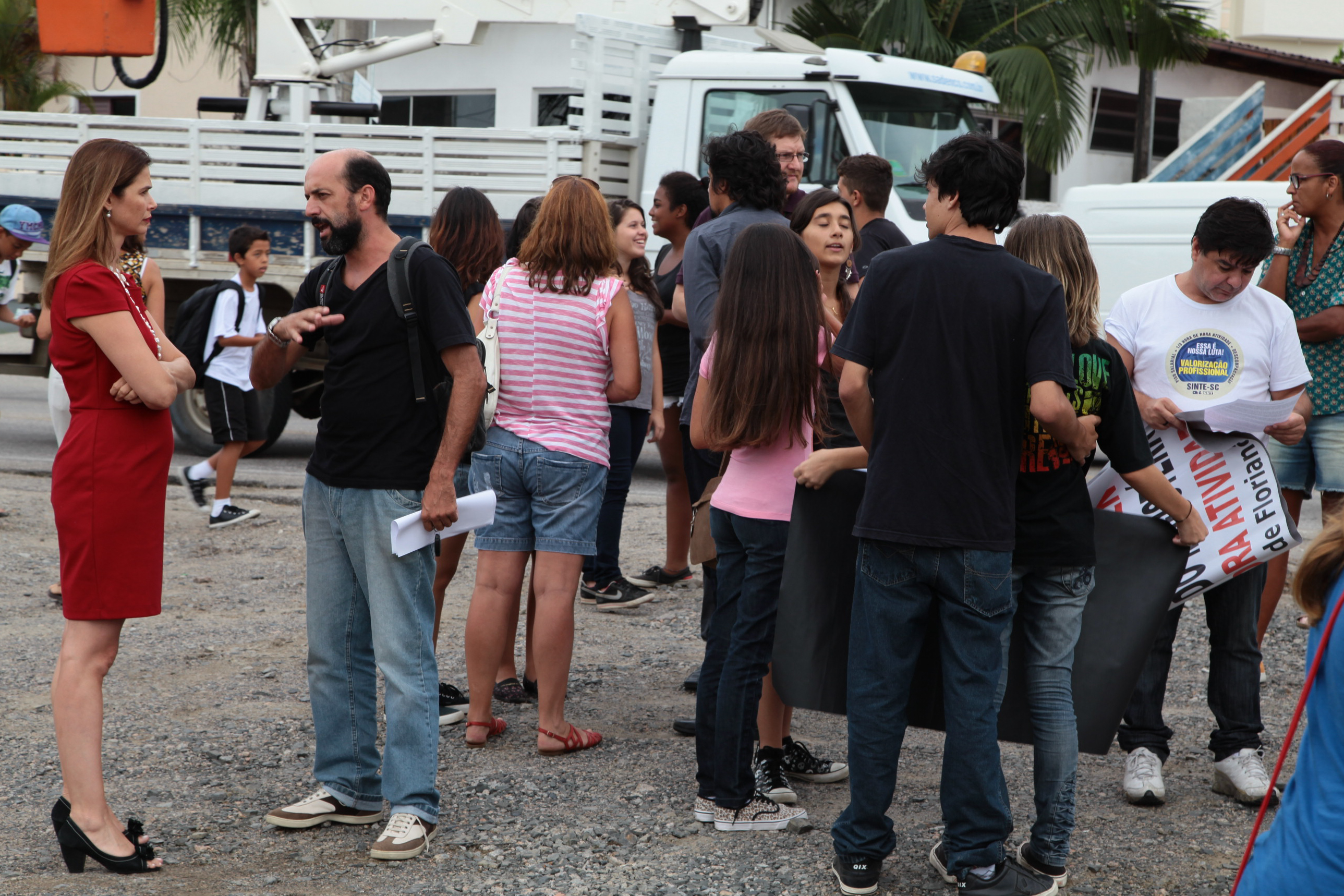 Manifestação pela Escola Jovem do Sul da Ilha - Foto: Juliana Stadnik / Agência AL