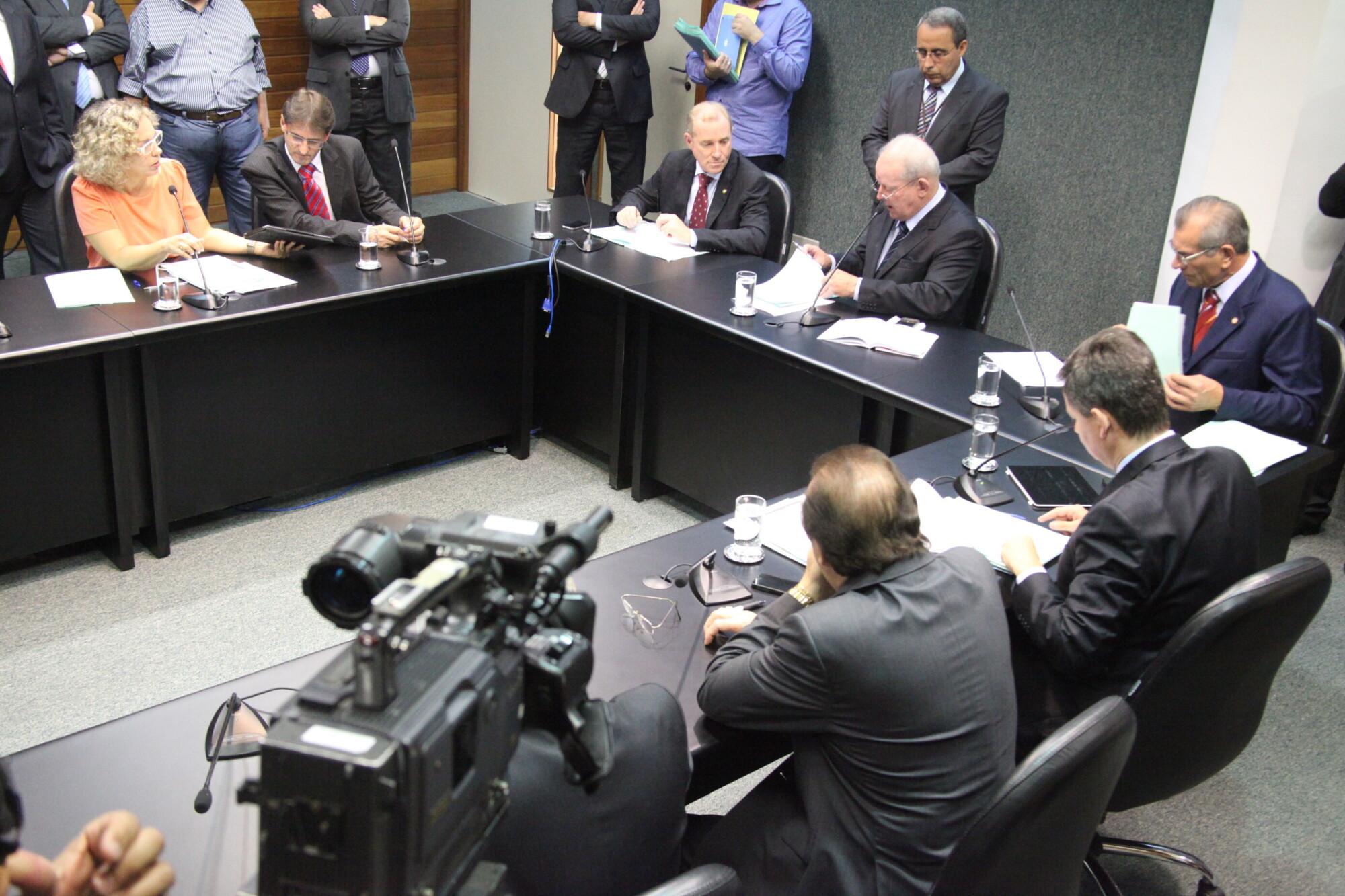 CCJ dá início à análise de projetos em 2014