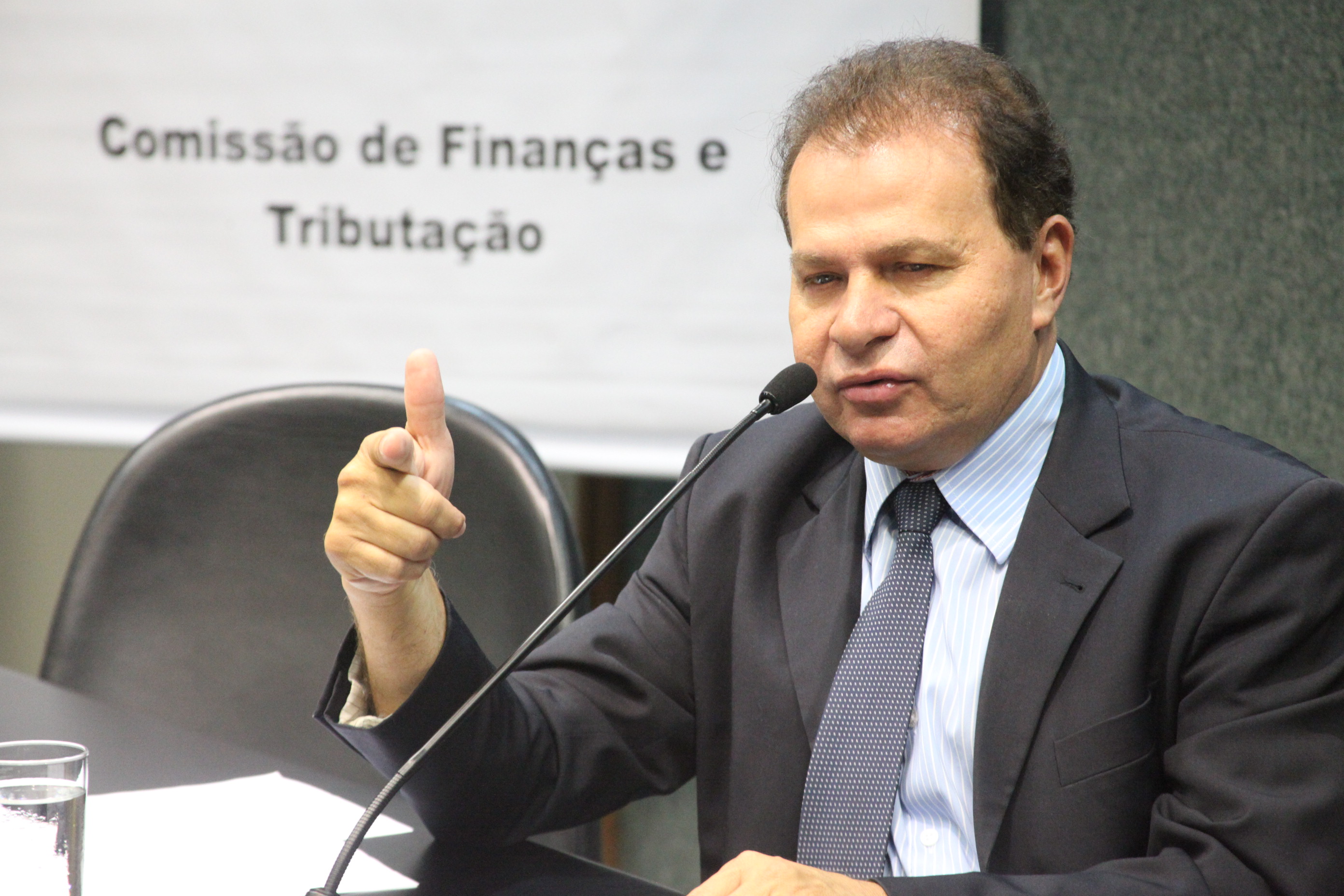 Deputado Gilmar Knaesel (PSDB). Reunião da Comissão de Finanças e Tributação. Foto: Fábio Queiroz / Agência AL