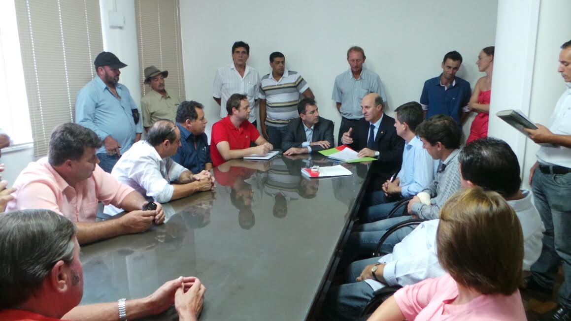 Deputado Zé Milton e lideranças solicitam projetos de pavimentação para rodovias do Alto Vale