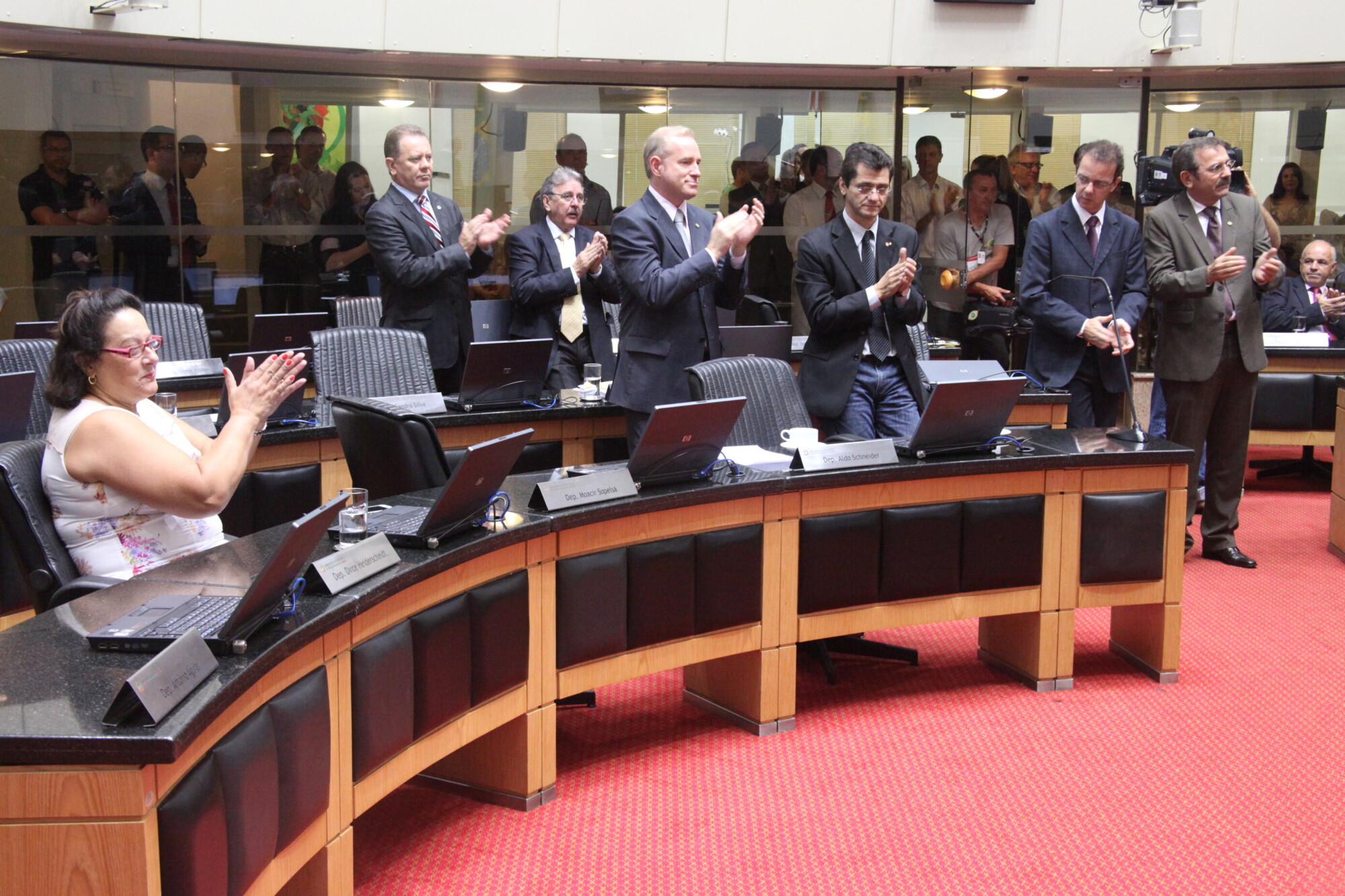 Deputados manifestam apoio ao deputado Titon