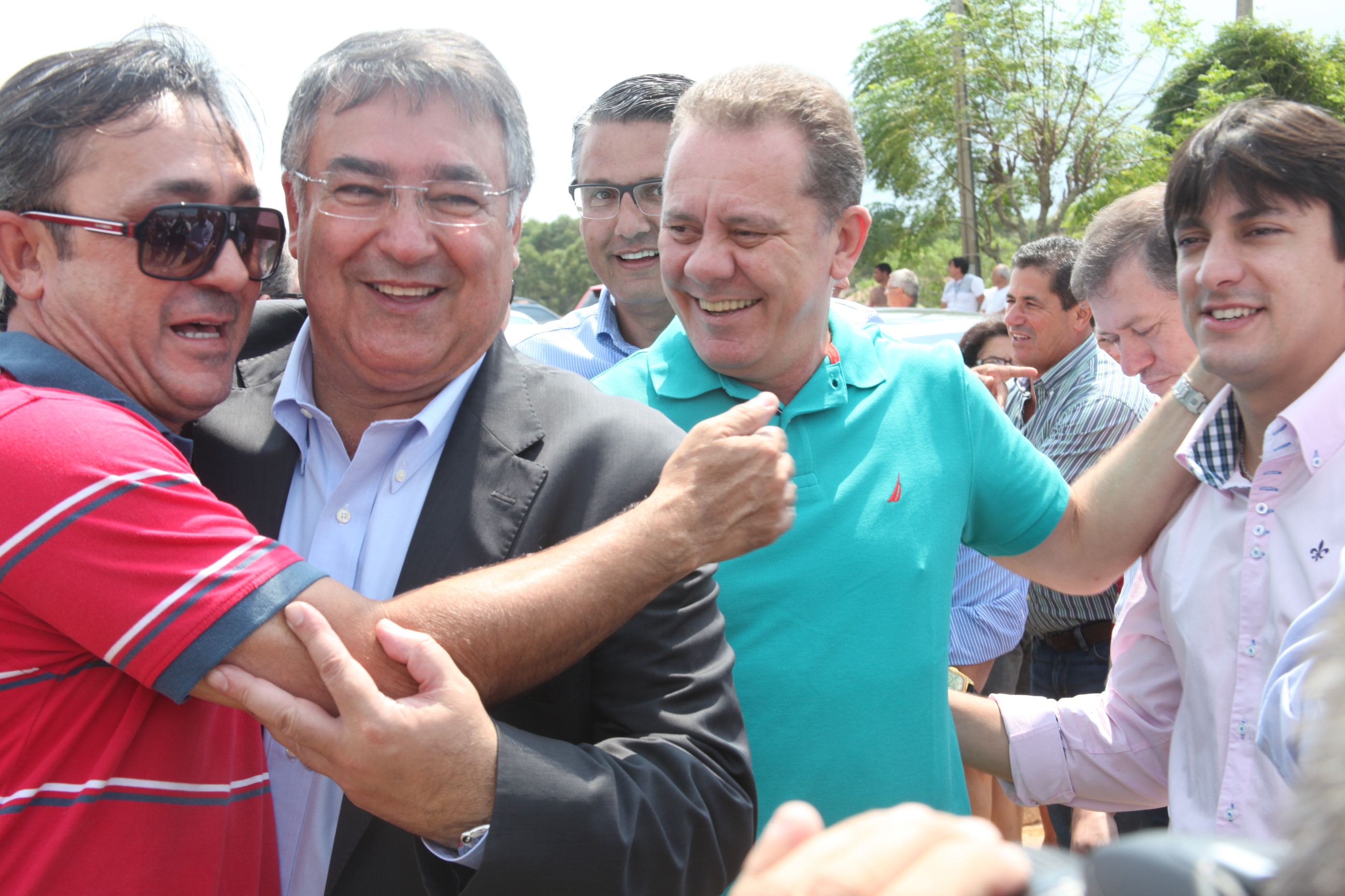 Assinatura da ordem de serviço para asfaltamento do trecho que liga à BR 101 o distrito Balneário Campo Bom em Jaguaruna SC. Foto: Fábio Queiroz / Agência AL