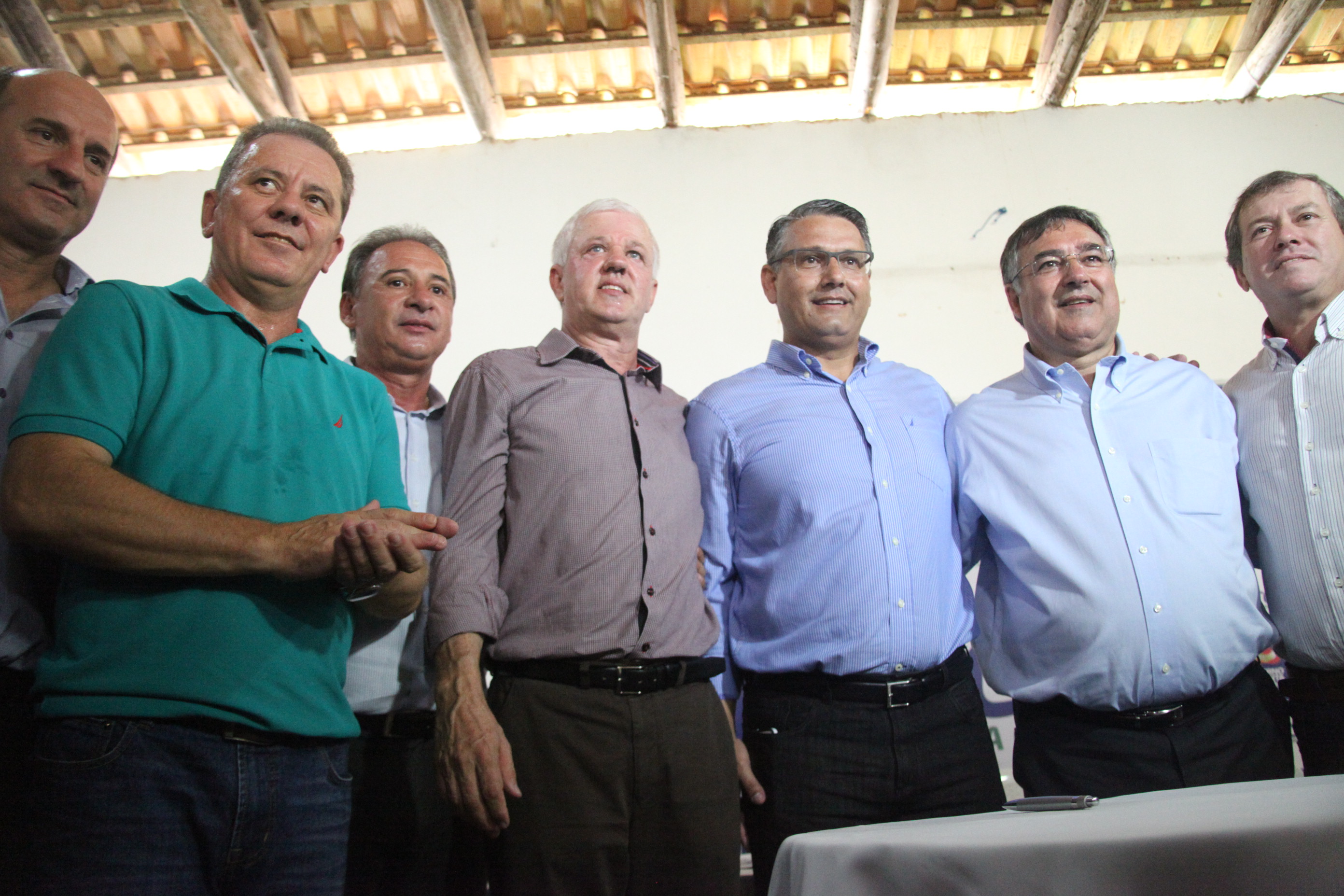 Assinatura da ordem de serviço para asfaltamento do trecho que liga à BR 101 o distrito Balneário Campo Bom em Jaguaruna SC. Foto: Fábio Queiroz / Agência AL