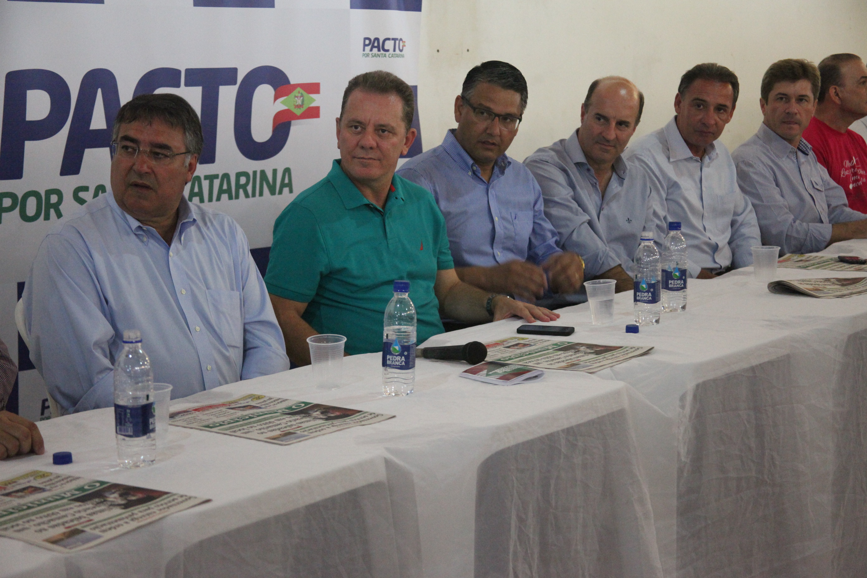 Assinatura da ordem de serviço para asfaltamento do trecho que liga à BR 101 o distrito Balneário Campo Bom em Jaguaruna SC. Foto: Fábio Queiroz / Agência AL