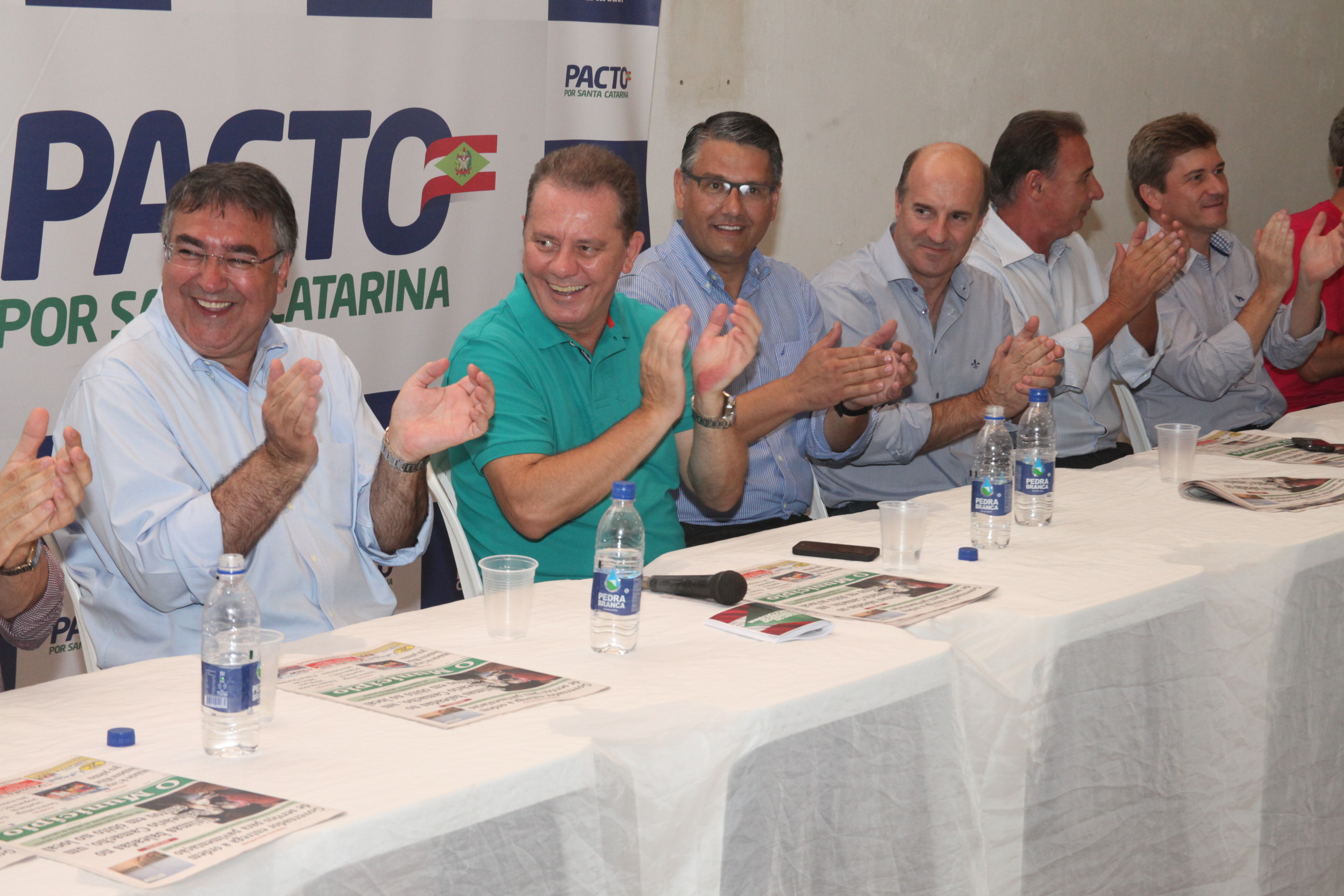 Assinatura da ordem de serviço para asfaltamento do trecho que liga à BR 101 o distrito Balneário Campo Bom em Jaguaruna SC. Foto: Fábio Queiroz / Agência AL