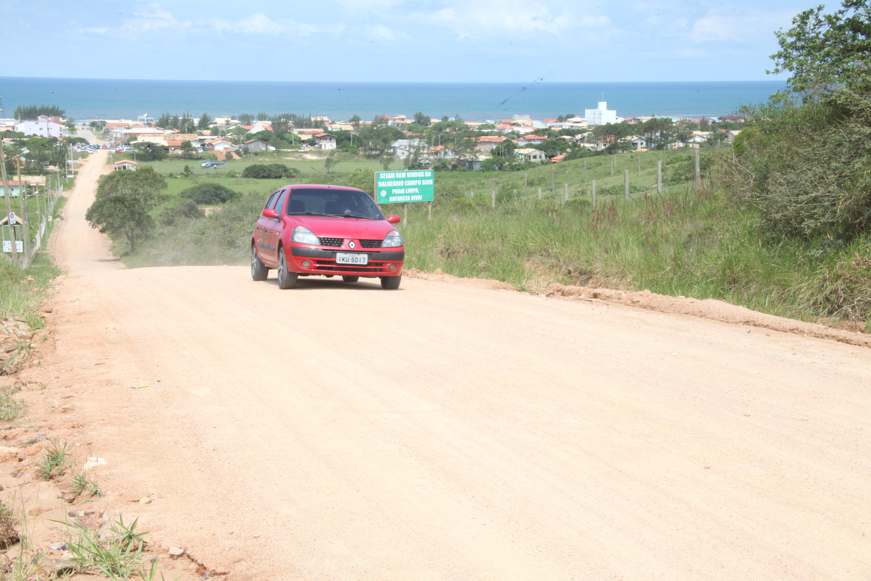 Assinatura da ordem de serviço para asfaltamento do trecho que liga à BR 101 o distrito Balneário Campo Bom em Jaguaruna SC. Foto: Fábio Queiroz / Agência AL