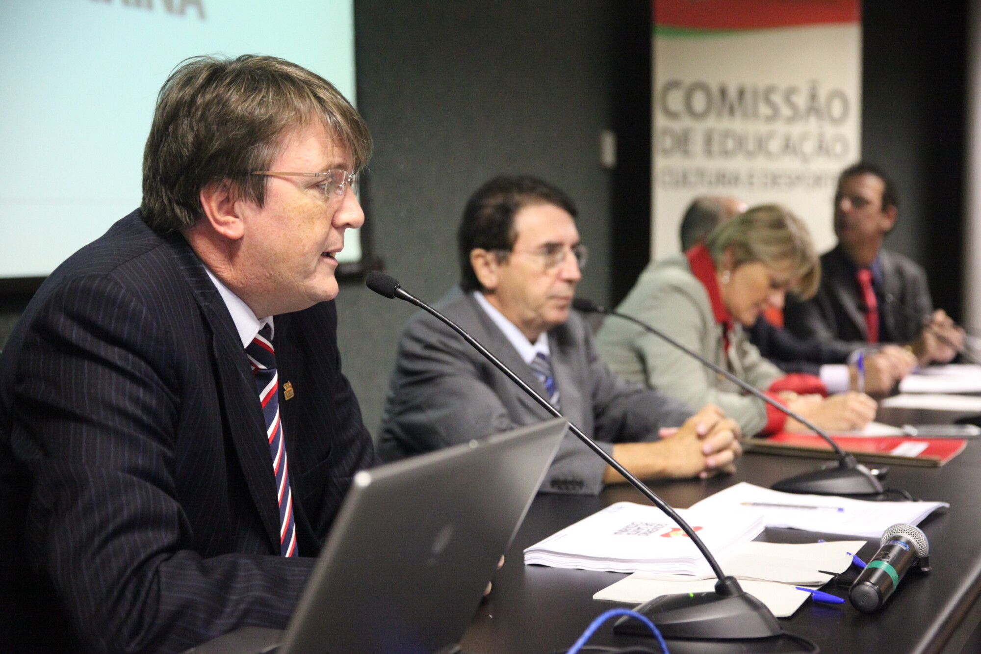 Secretário Estadual de Educação apresenta projetos para 2014