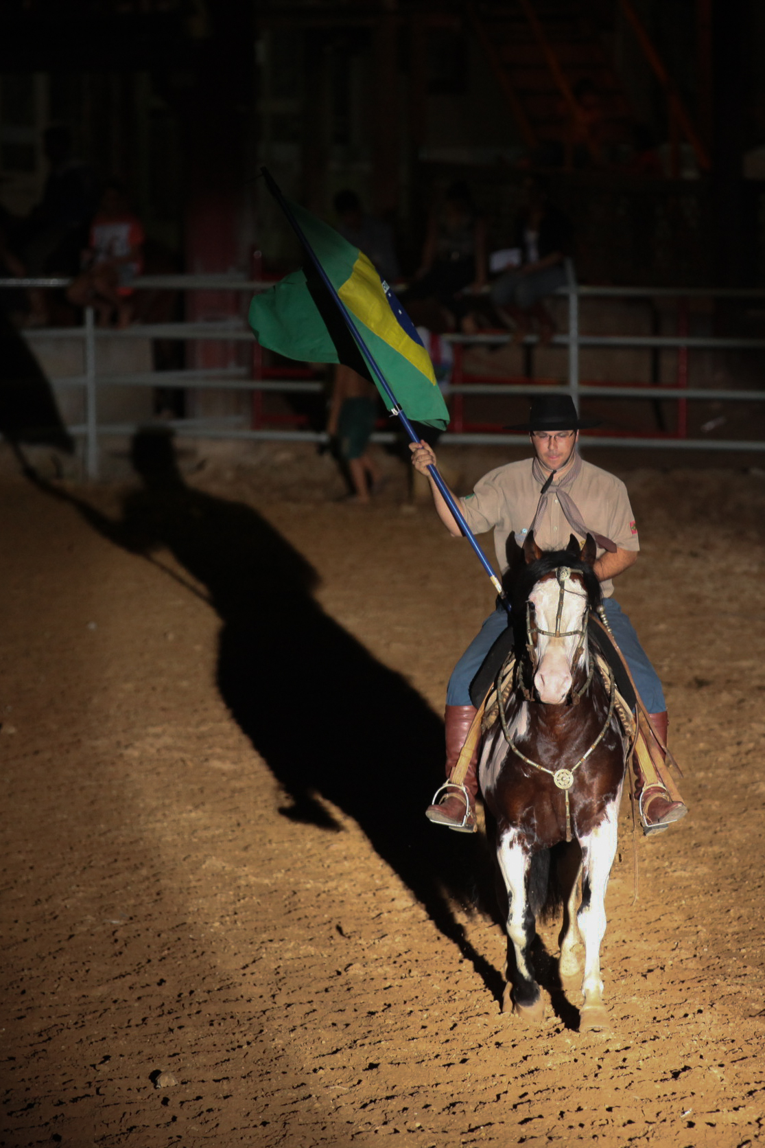 Abertura do XI Rodeio Internacional do Caverá