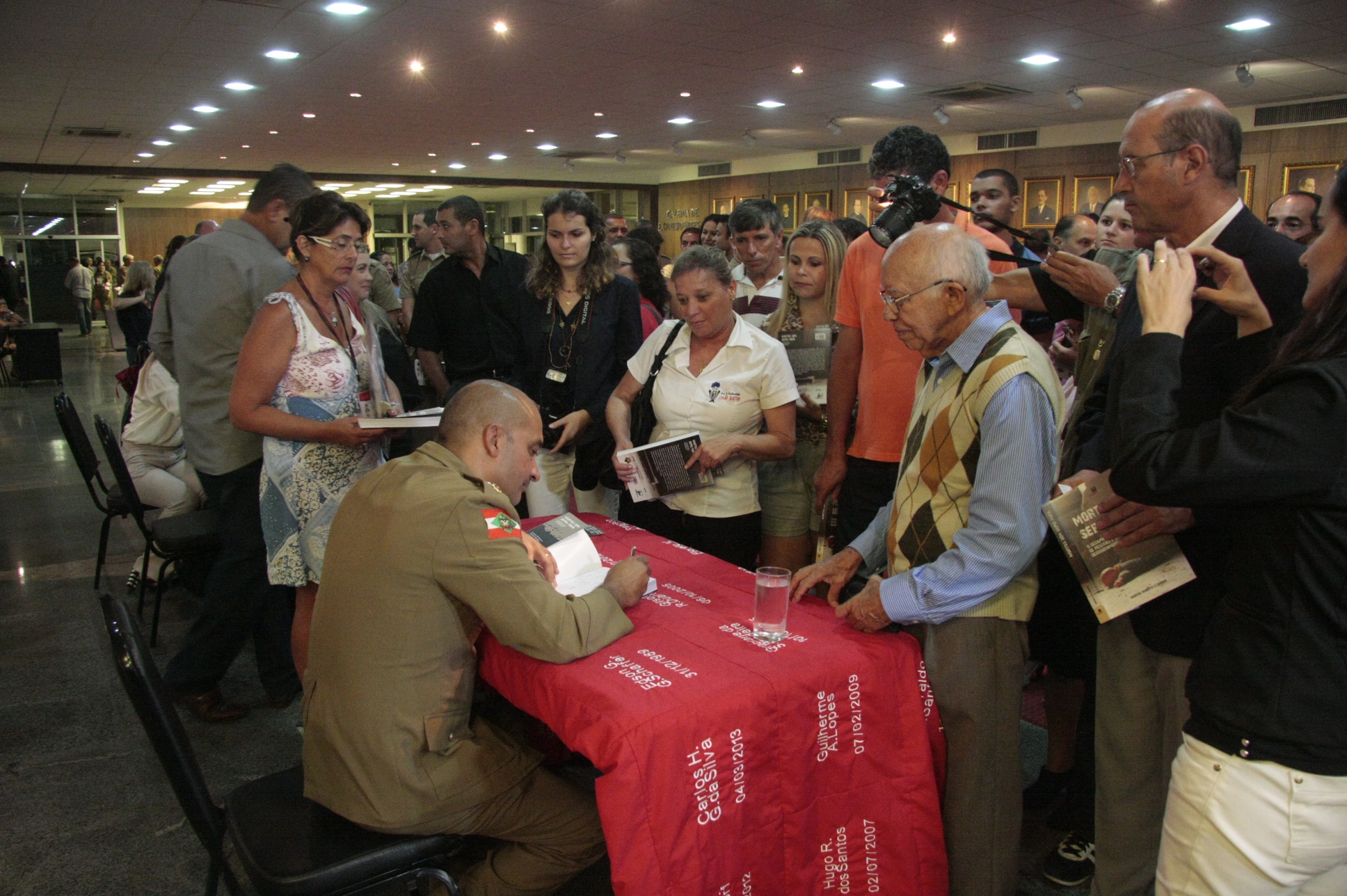 Lançamento do Livro Mortos Sem Sepultura