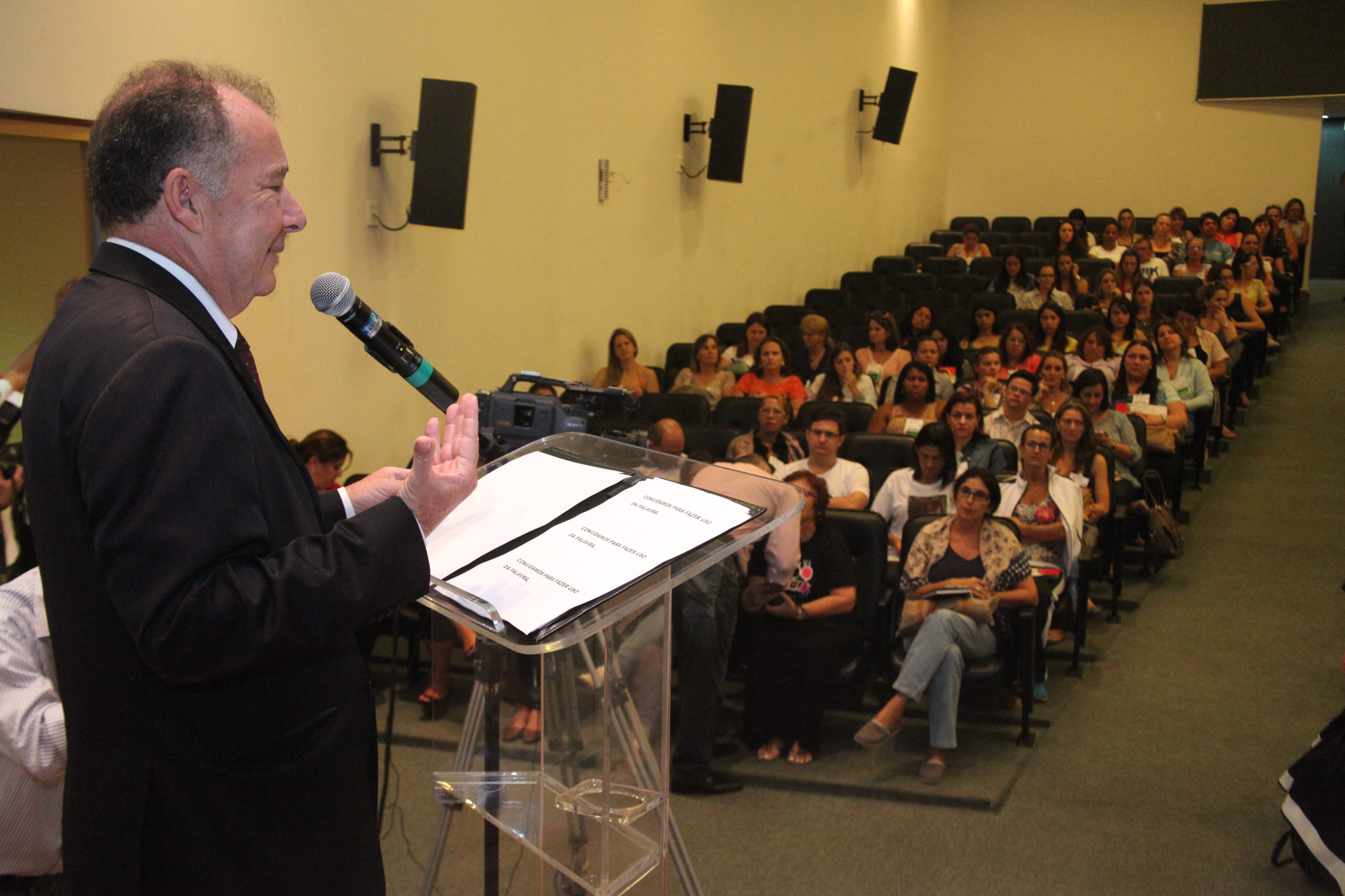 Júlio Cesar Aguiar - presidente da Federação das Apaes de Santa Catarina. Palestra em Comemoração ao Dia Estadual da Pessoa com Síndrome de Down. Foto: Fábio Queiroz / Agência AL
