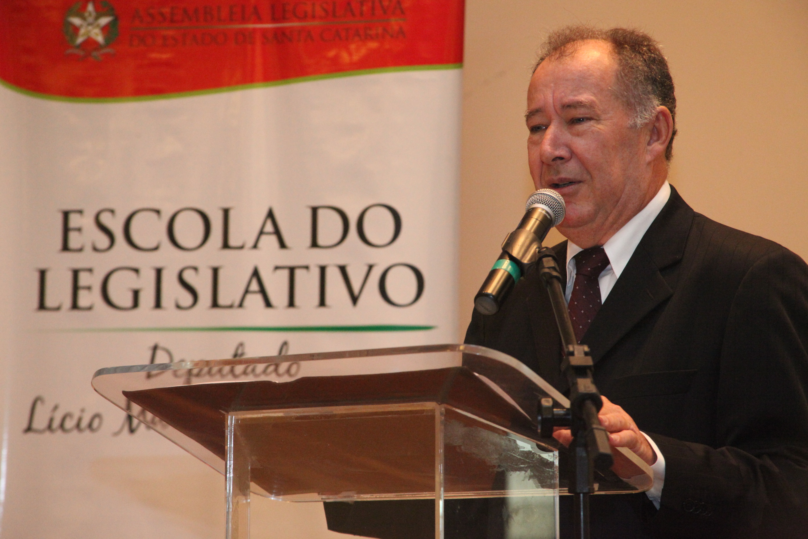 Júlio Cesar Aguiar - presidente da Federação das Apaes de Santa Catarina. Palestra em Comemoração ao Dia Estadual da Pessoa com Síndrome de Down. Foto: Fábio Queiroz / Agência AL