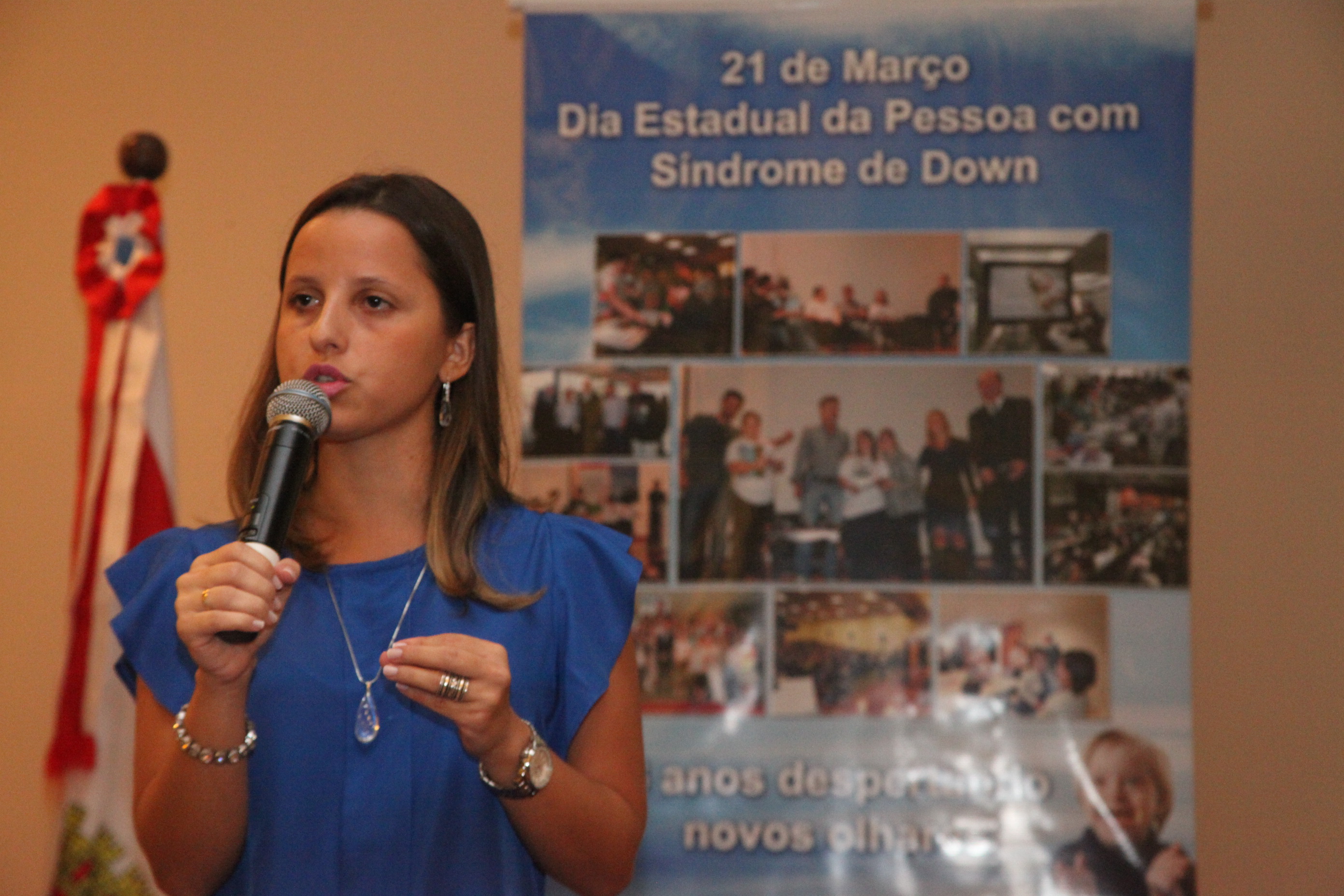 Jéssica Pereira Cardozo - psicóloga e coordenadora da Associação Amor pra Down. Palestra em Comemoração ao Dia Estadual da Pessoa com Síndrome de Down. Foto: Fábio Queiroz / Agência AL