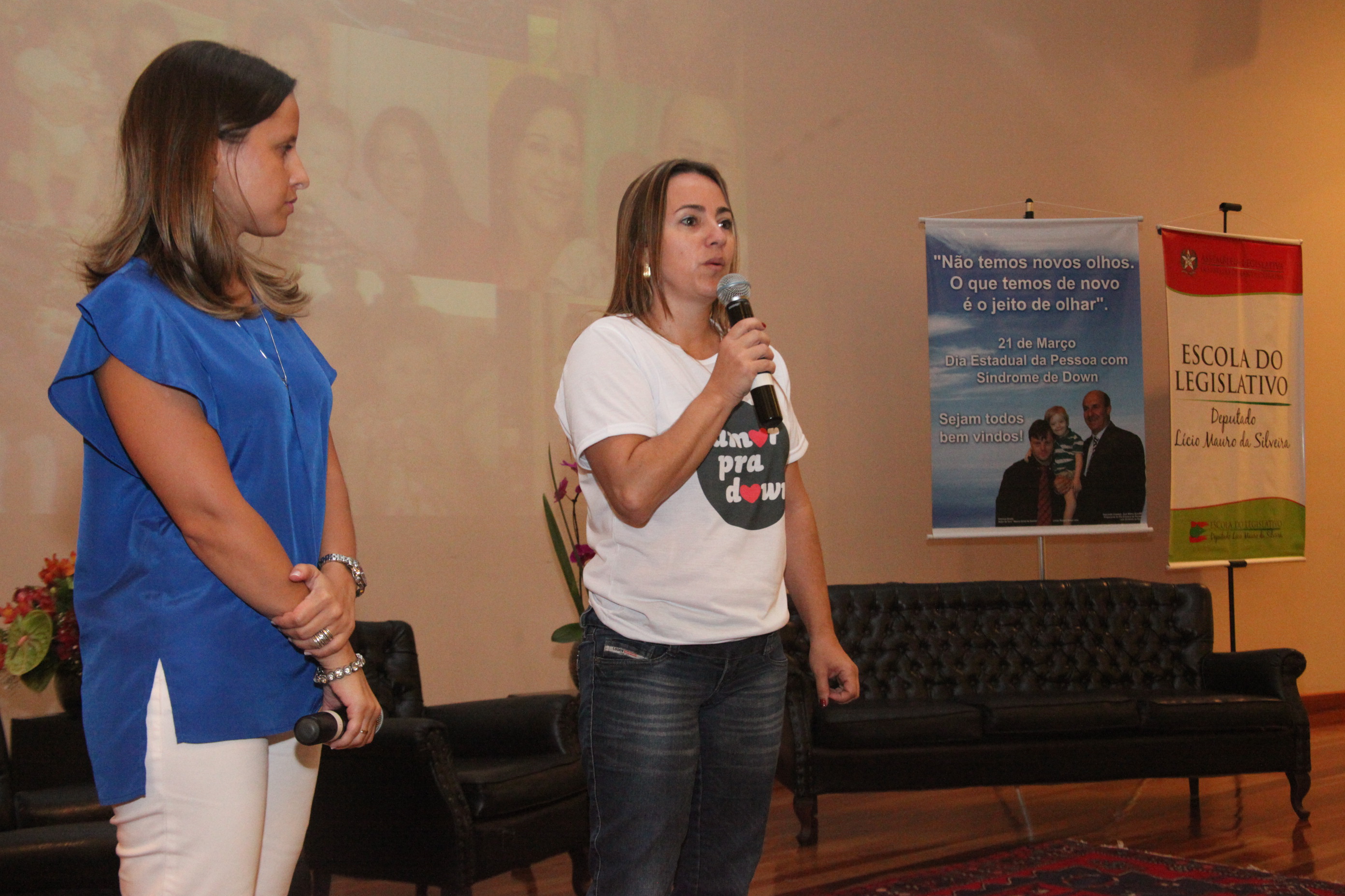 Damara Schumacher. Palestra em Comemoração ao Dia Estadual da Pessoa com Síndrome de Down. Foto: Fábio Queiroz / Agência AL