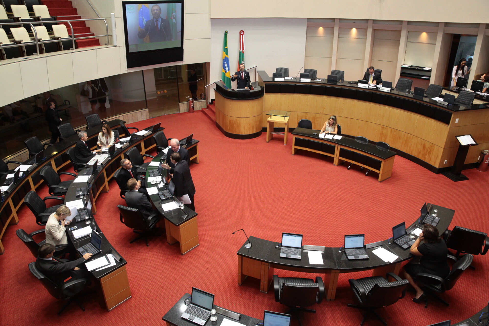 Dia Estadual de Debates sobre o Bem-Estar da Mulher é aprovado em Plenário