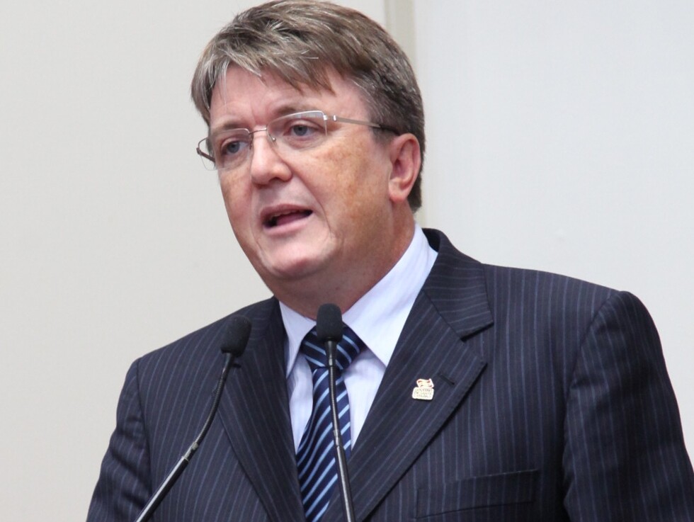 Secretário se manifesta sobre denúncia de doutrinamento ideológico em escolas públicas