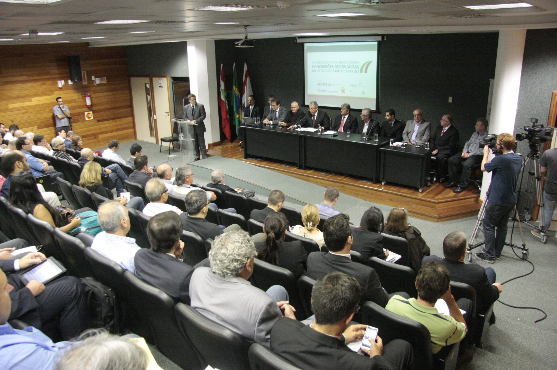 Simpósio debate concessões rodoviárias em SC
