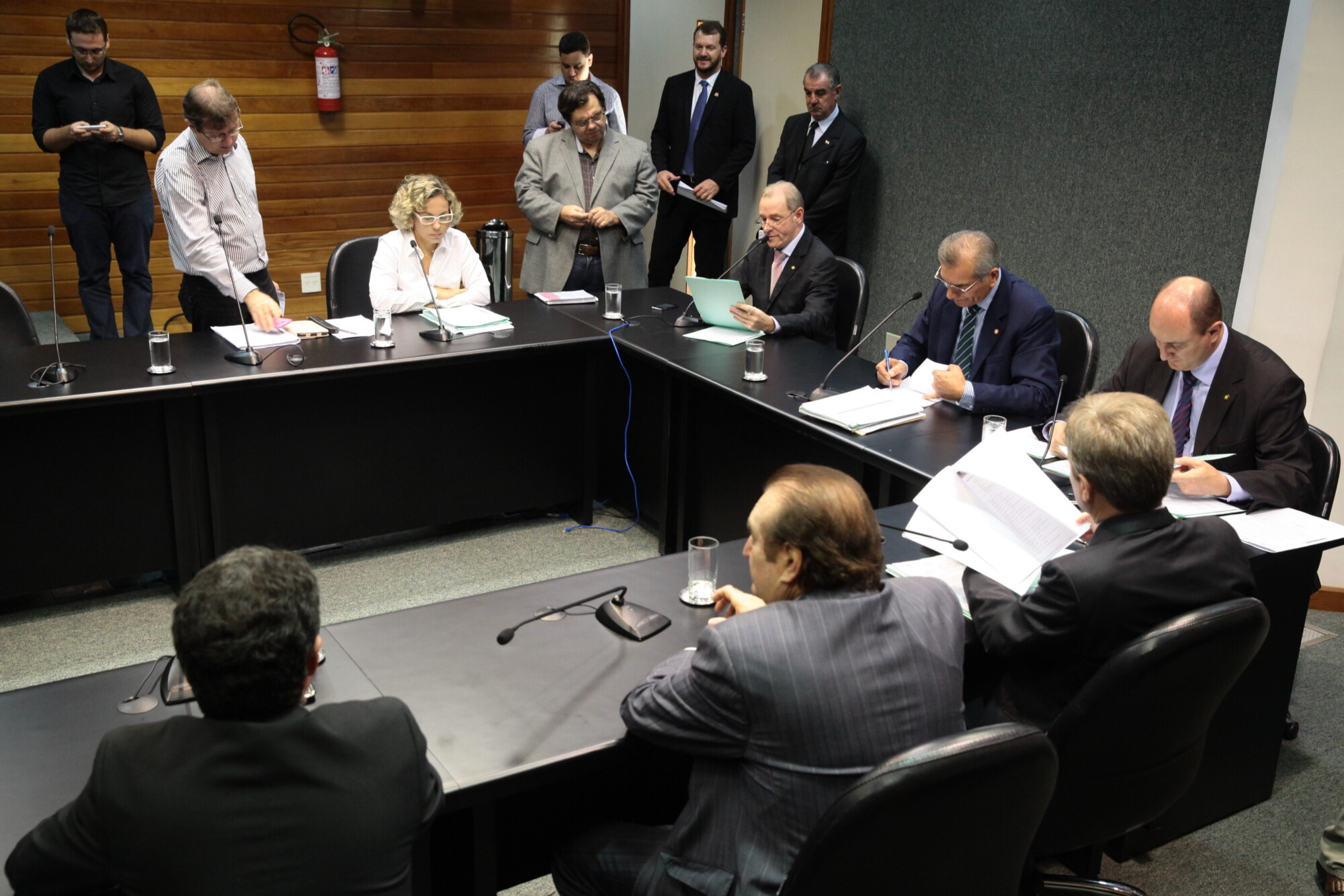 CCJ: projeto permite o patrocínio de escolas públicas por empresas
