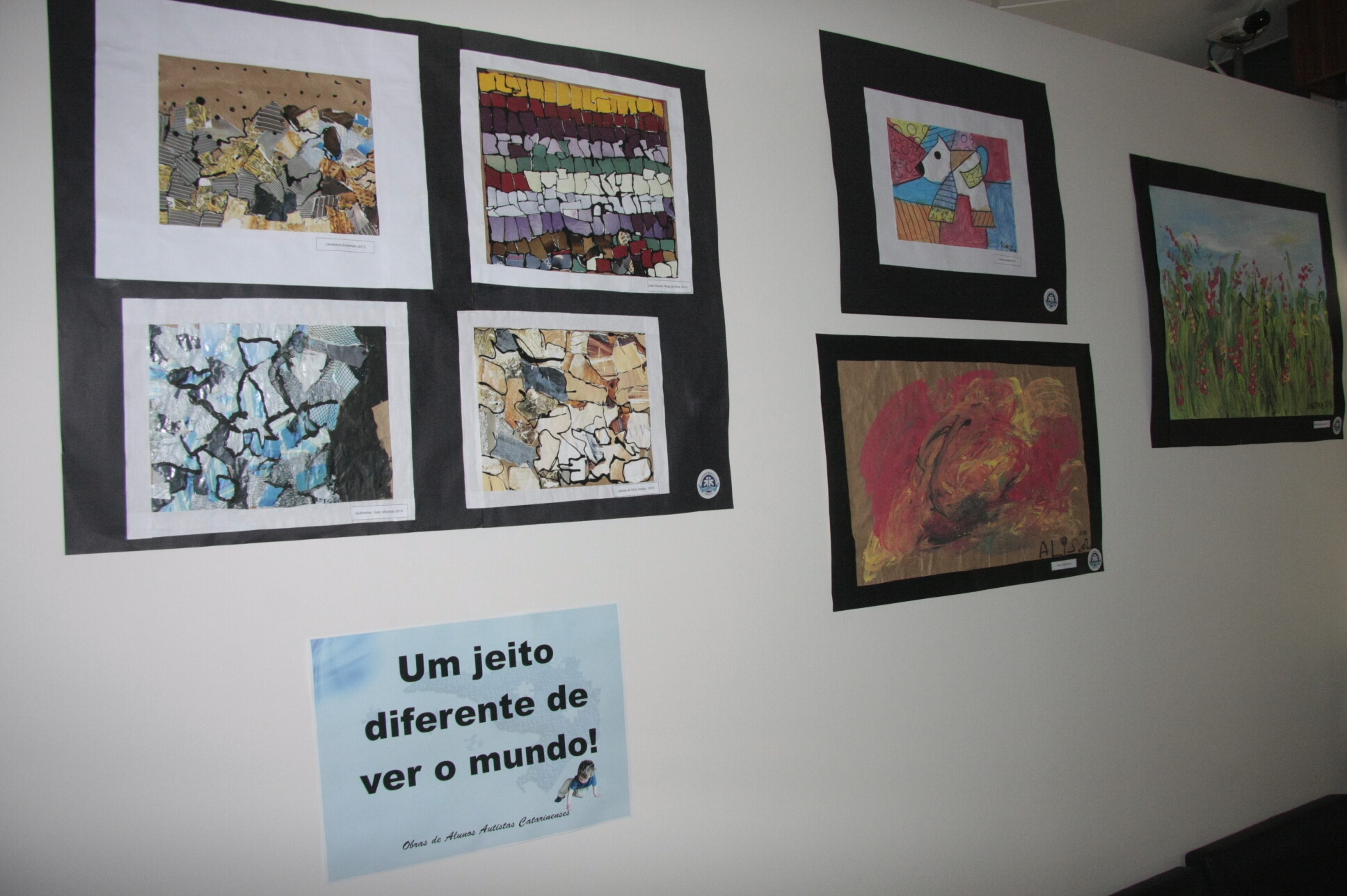 Parlamento recebe a primeira exposição de quadros pintados por autistas