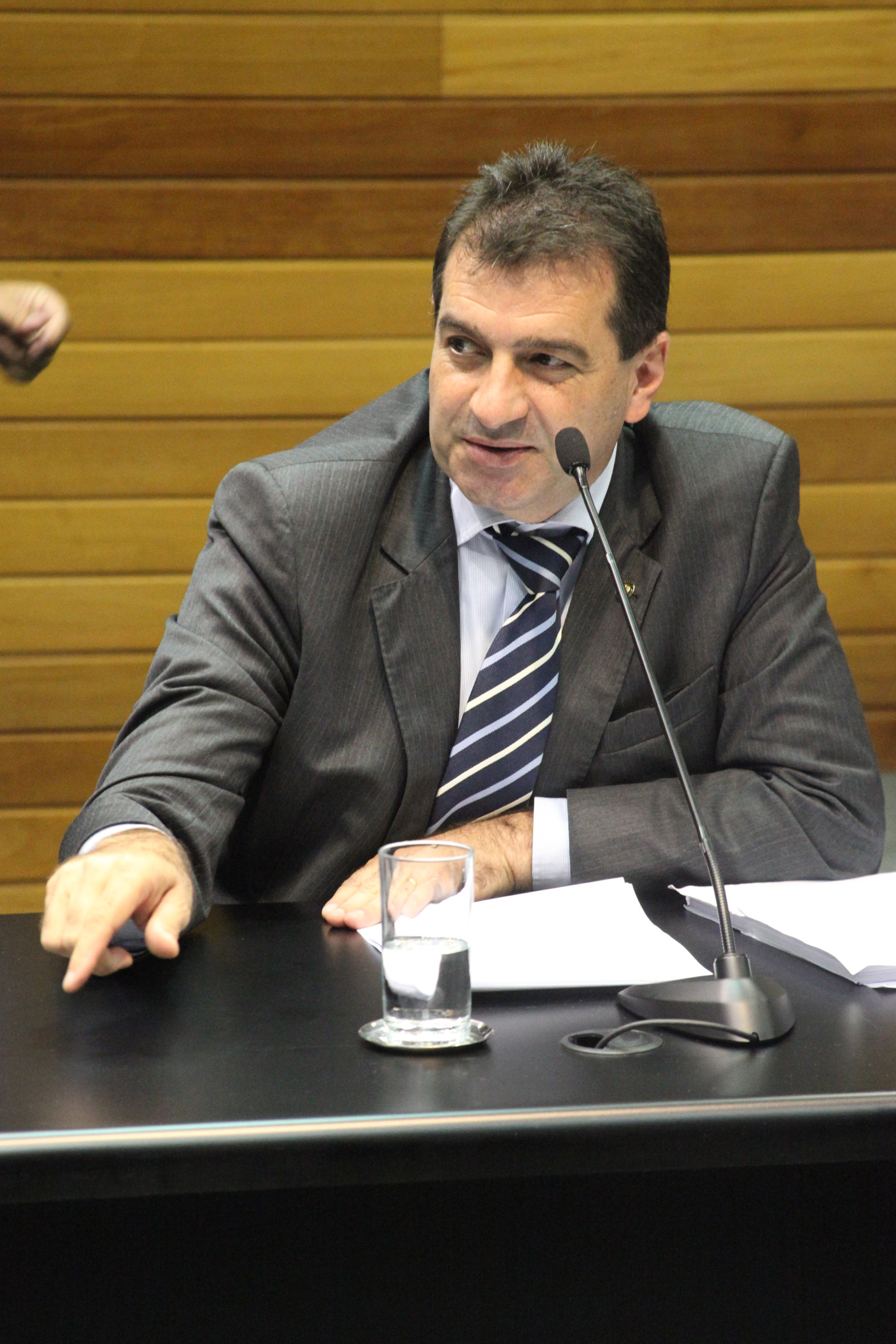 Deputado Valdir Cobalchini (PMDB). Reunião da Comissão de Finanças e Tributação. Foto: Fábio Queiroz / Agência AL
