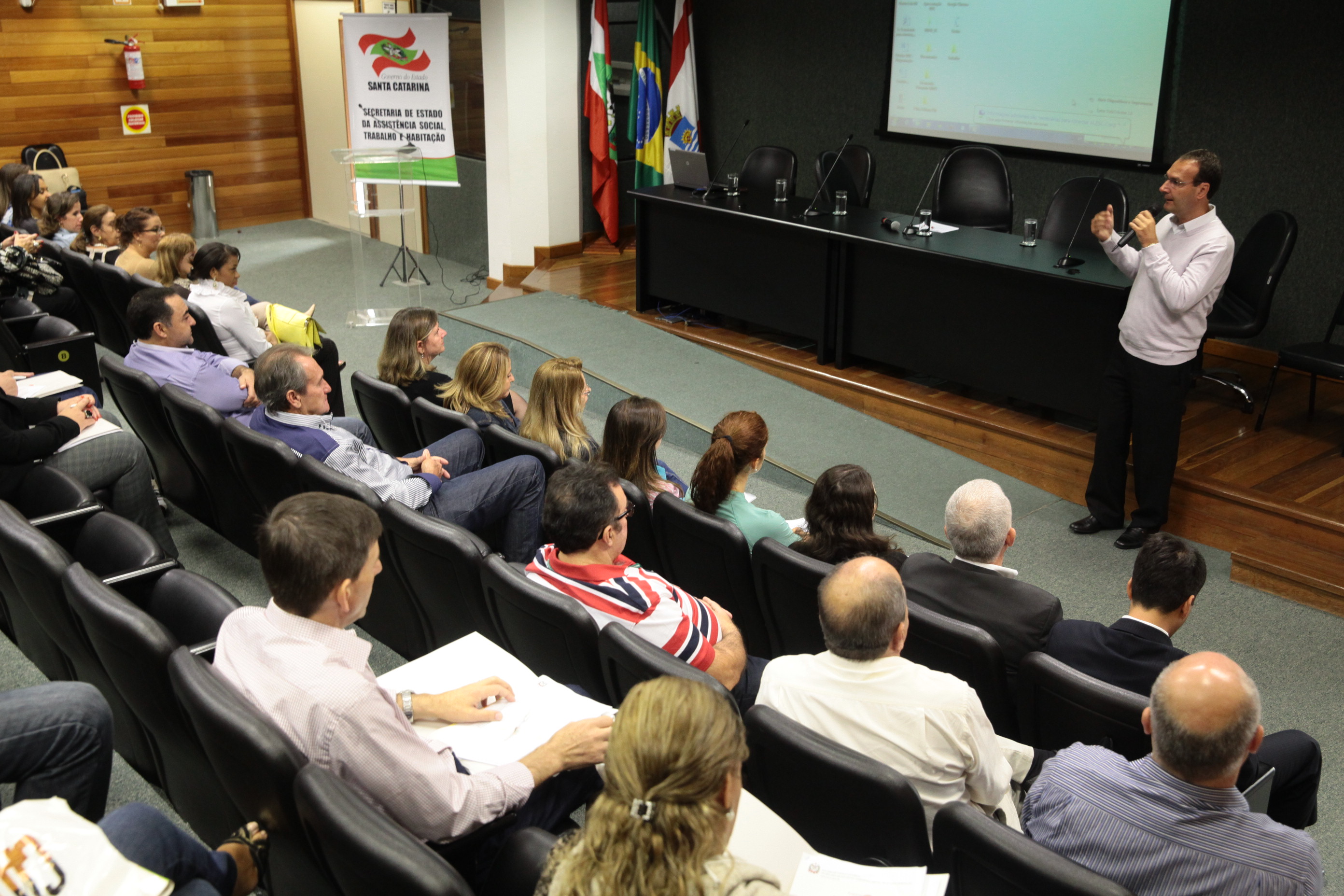 1° Encontro de Alinhamento Técnico da Secretaria de Estado da Assistência Social, Trabalho e Habitação. Foto: Miriam Zomer/ Agência AL
