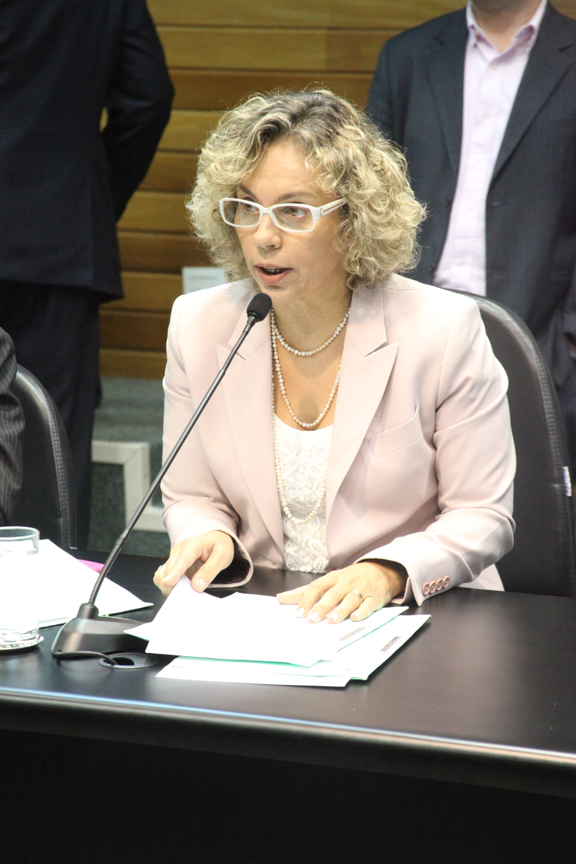 Deputada Ana Paula Lima (PT). Reunião da Comissão de Constituição e Justiça. Foto: Fábio Queiroz / Agência AL