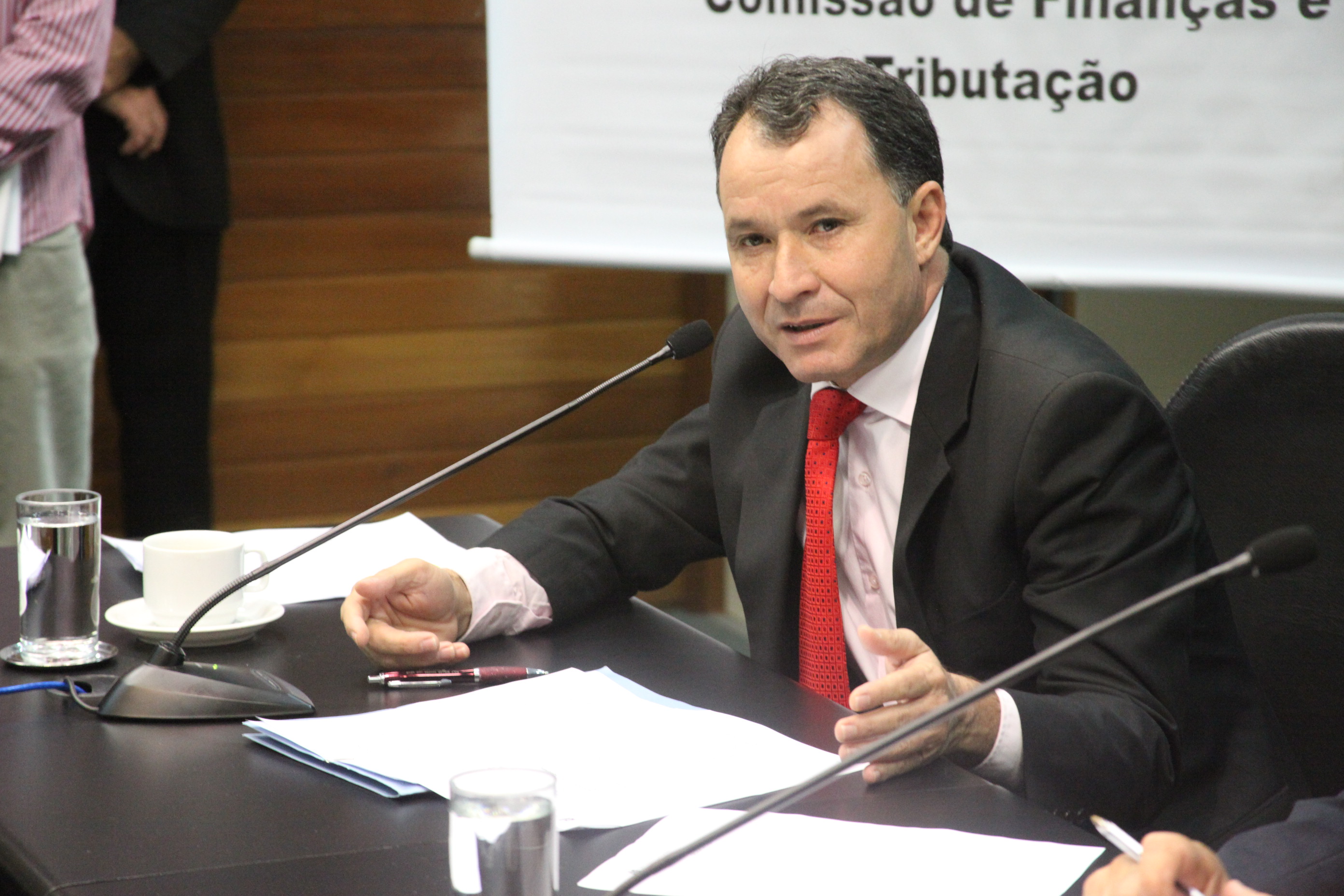 Deputado Darci de Matos (PSD). Reunião da Comissão de Finanças e Tributação. Foto: Fábio Queiroz / Agência AL