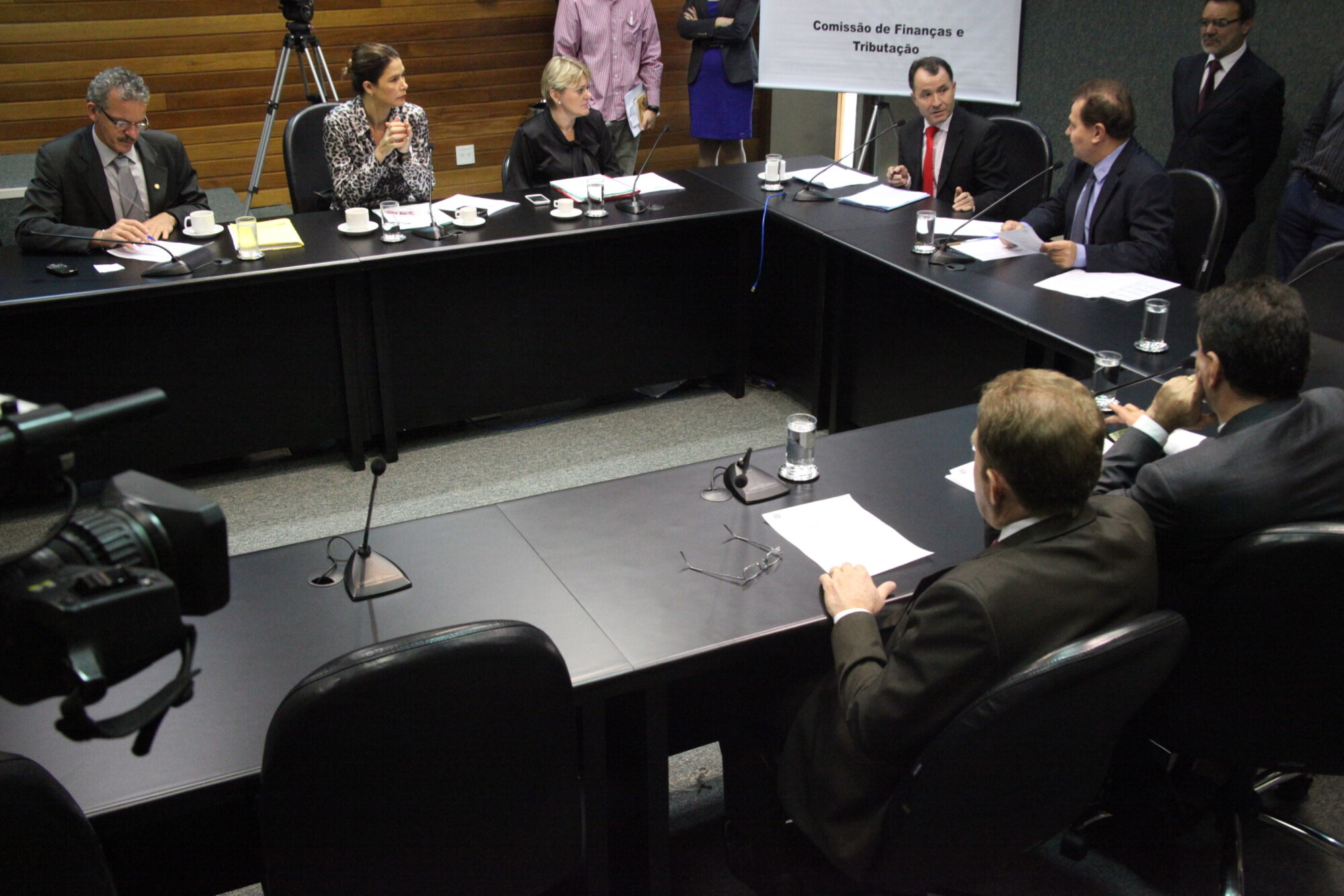 Comissão de Finanças define modelo do Orçamento Regionalizado para 2014