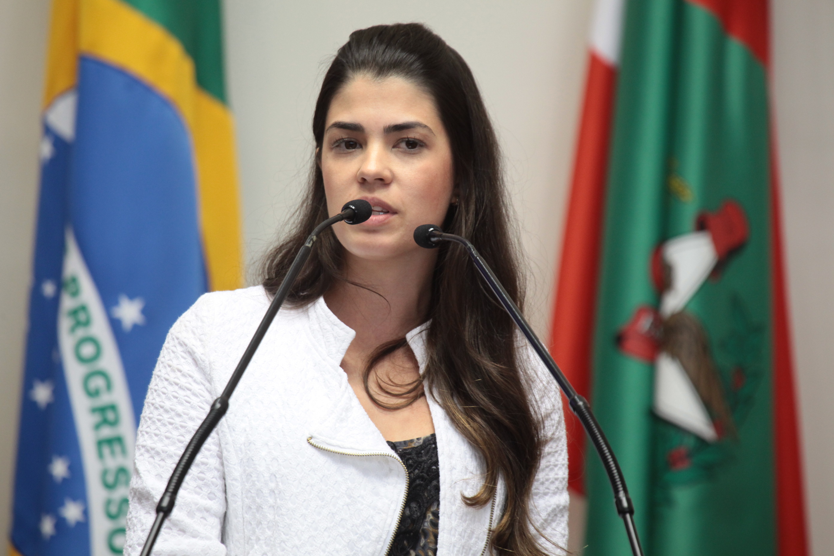 Plenário Osni Regis. Jovens Empreendedores. Liandra Nazário Nobrega. Foto: Miriam Zomer/ Agência AL