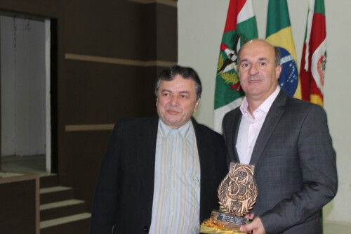 Deputado Zé Milton recebe homenagem da Associação Comercial de Sombrio