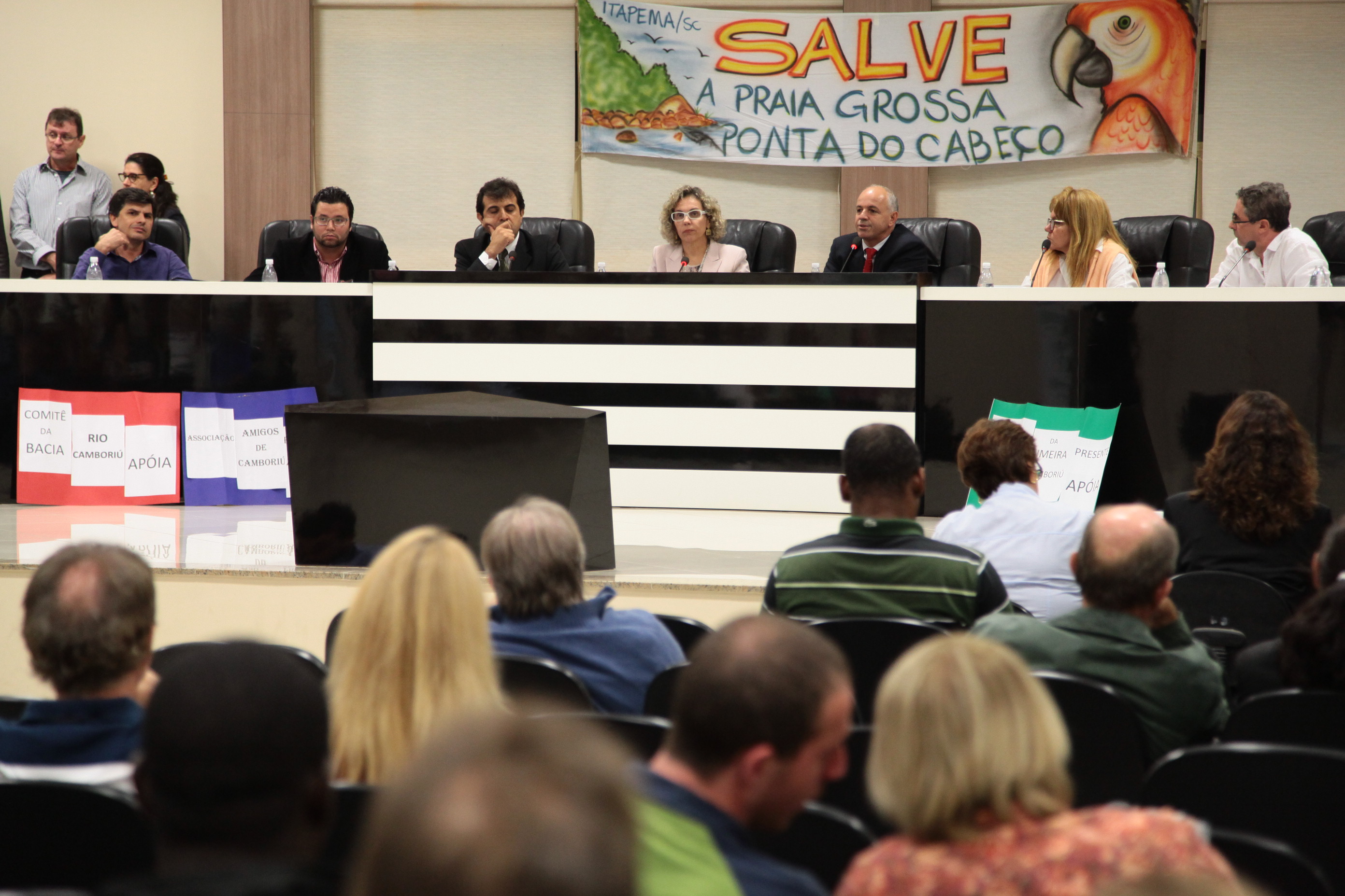 Audiência Pública sobre o PL 0605.2/2013 que cria o Movimento Natural da Praia Grossa Itapema. Foto: Miriam Zomer/Agência AL