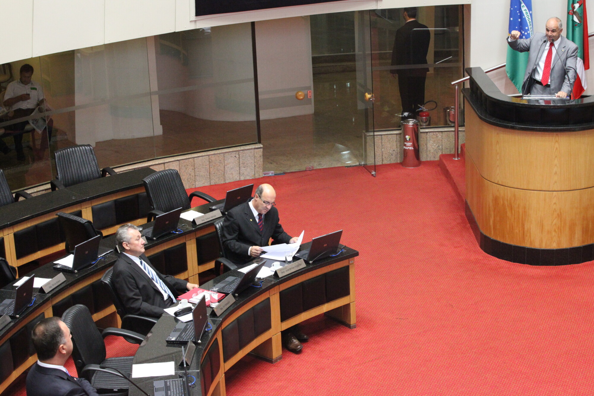 Conselho Nacional do MP suspende pagamento de contrato do MPSC com Oi