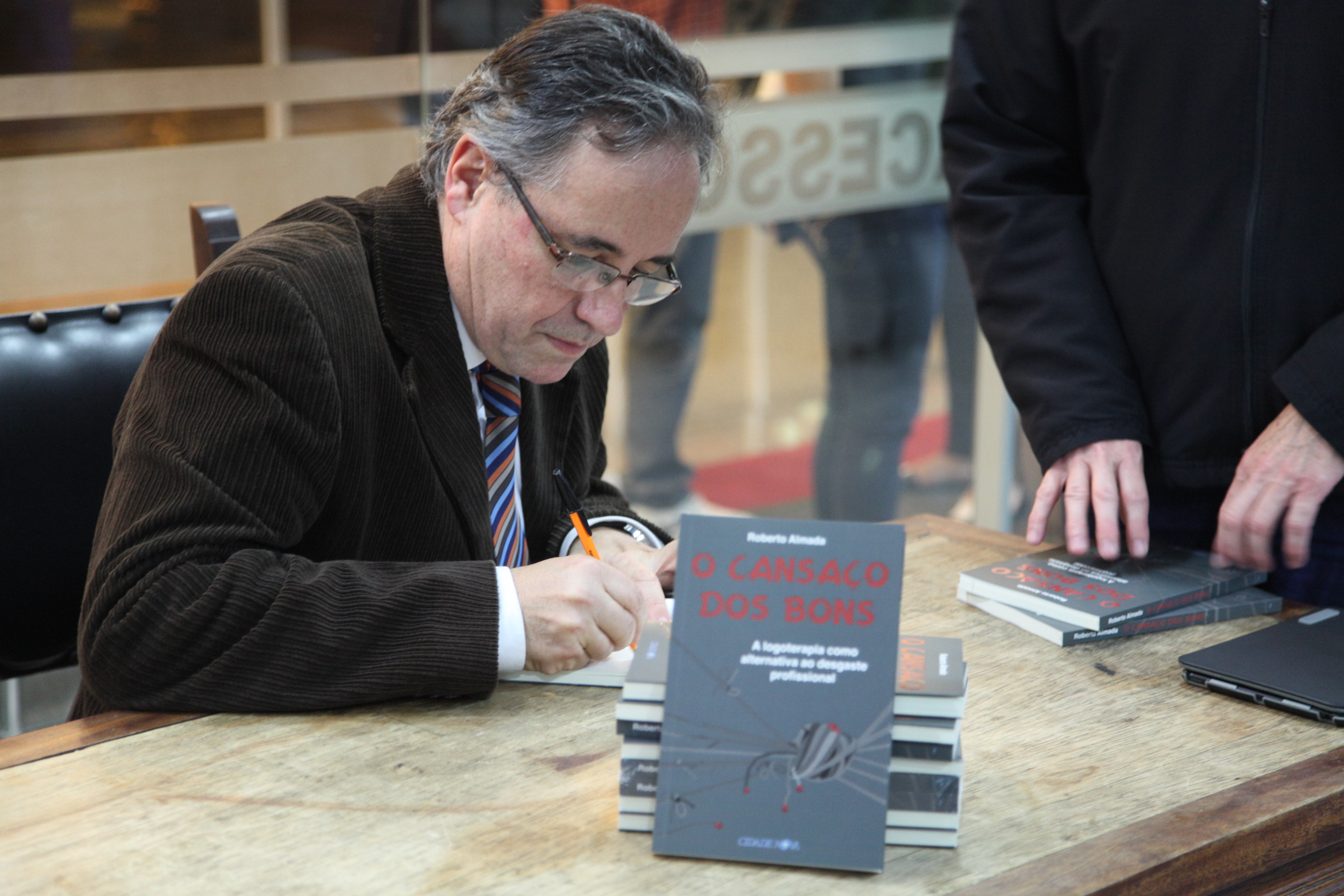 Lançamento Literário “Cansaço dos Bons” – Autor: Roberto Almada