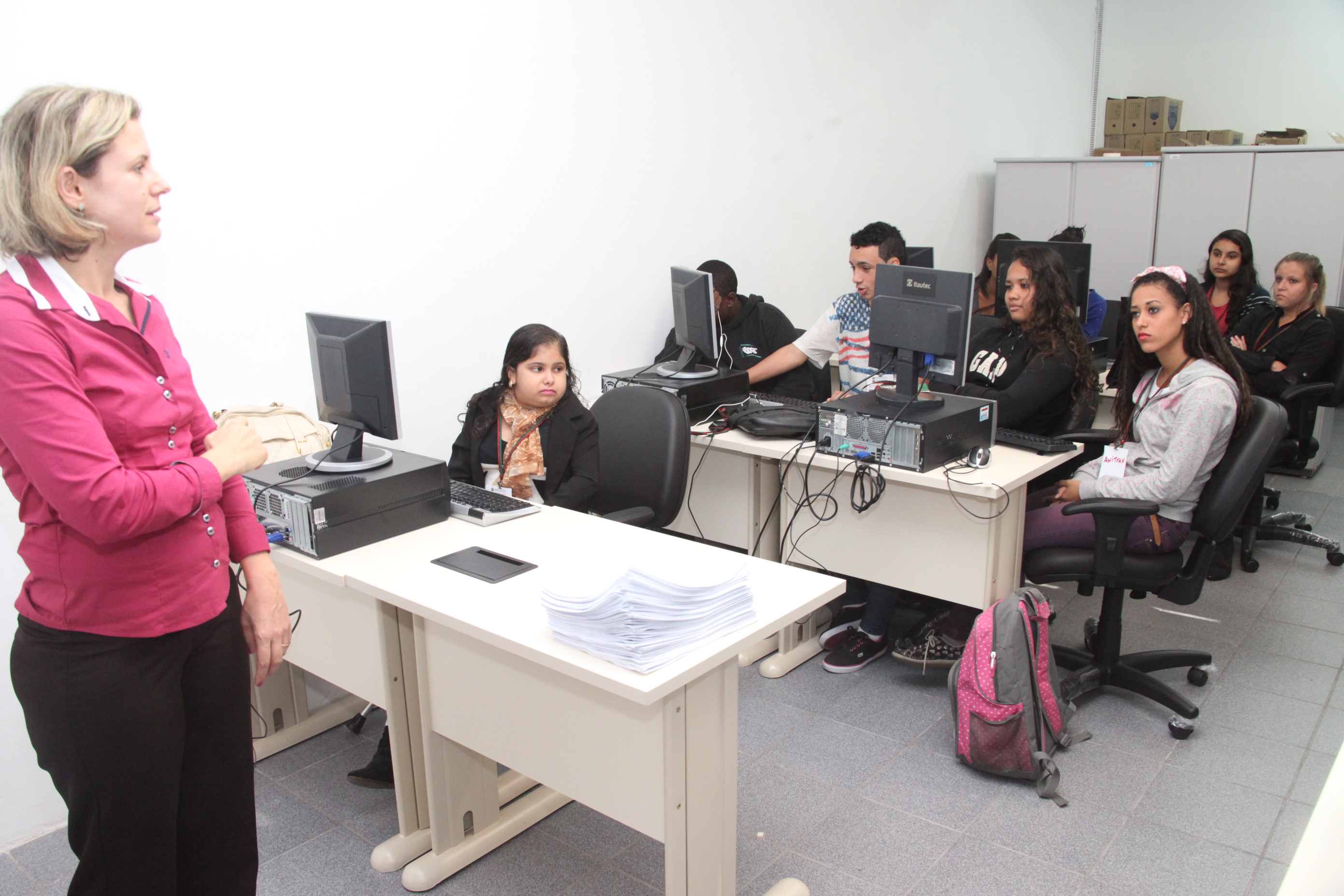Curso de informática para estagiários do PAB. Foto: Fábio Queiroz / Agência AL
