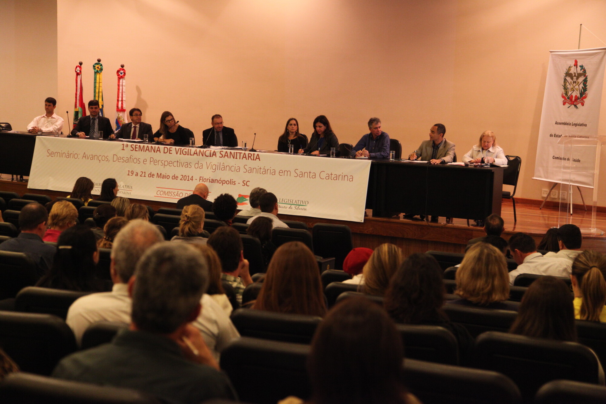 Audiência discute comércio e consumo de esteróides anabolizantes e suplementos