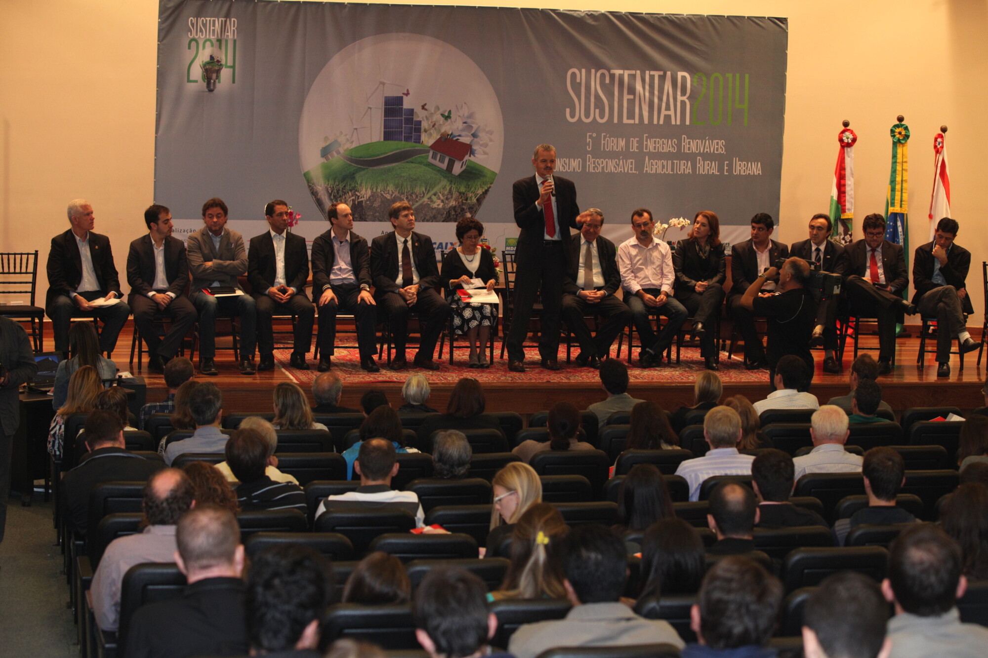 Sustentar discute matrizes energéticas sustentáveis e o consumo responsável