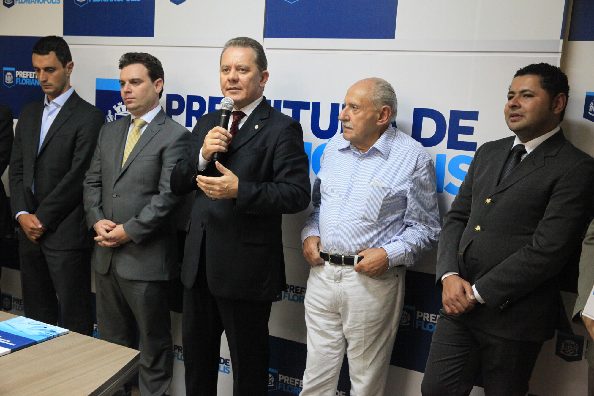 Deputado Ponticelli prestigia posses na prefeitura da Capital
