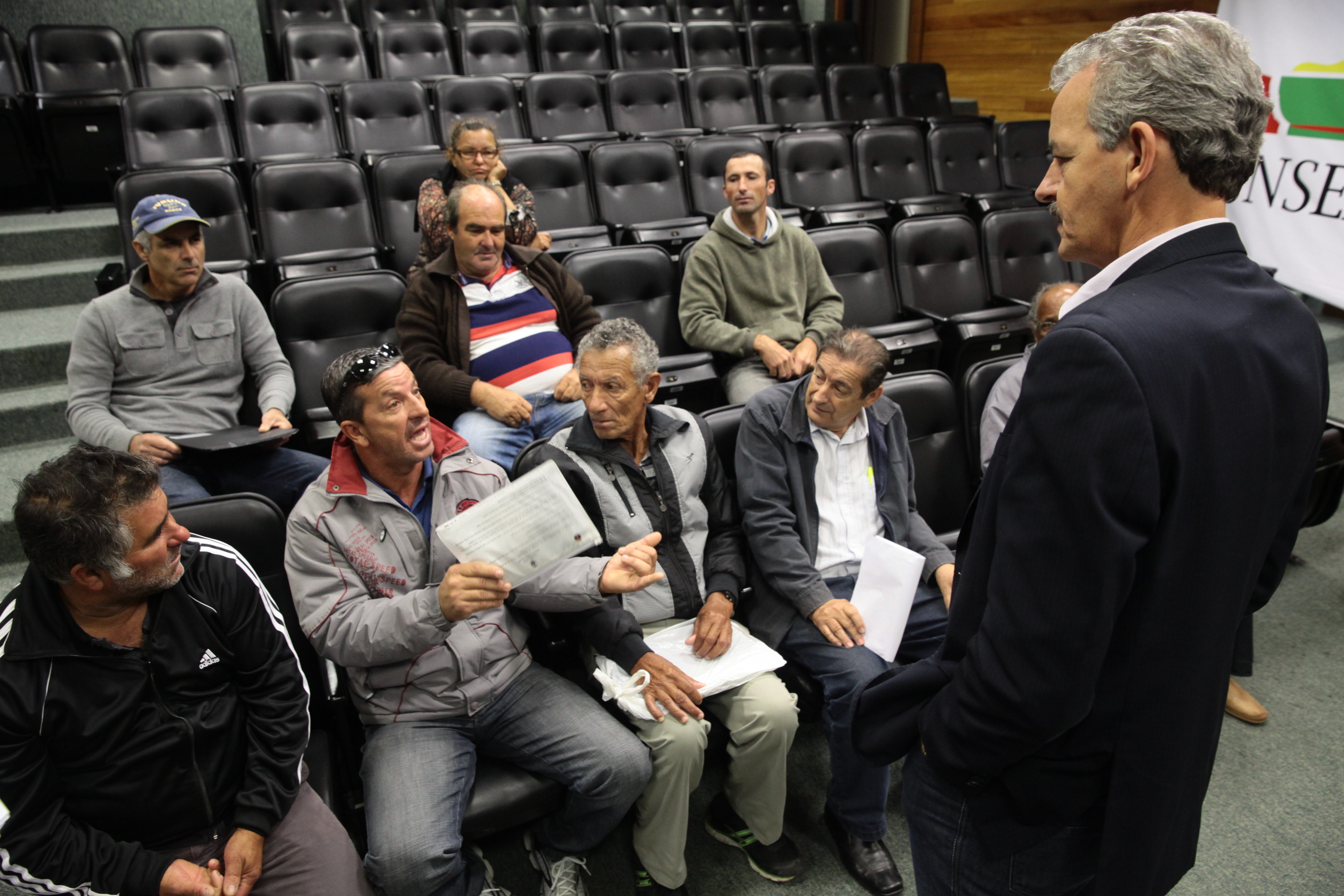 Pescadores são recebidos pelo Deputado Dirceu Dresh na ALESC. Foto: Miriam Zomer/Agência AL
