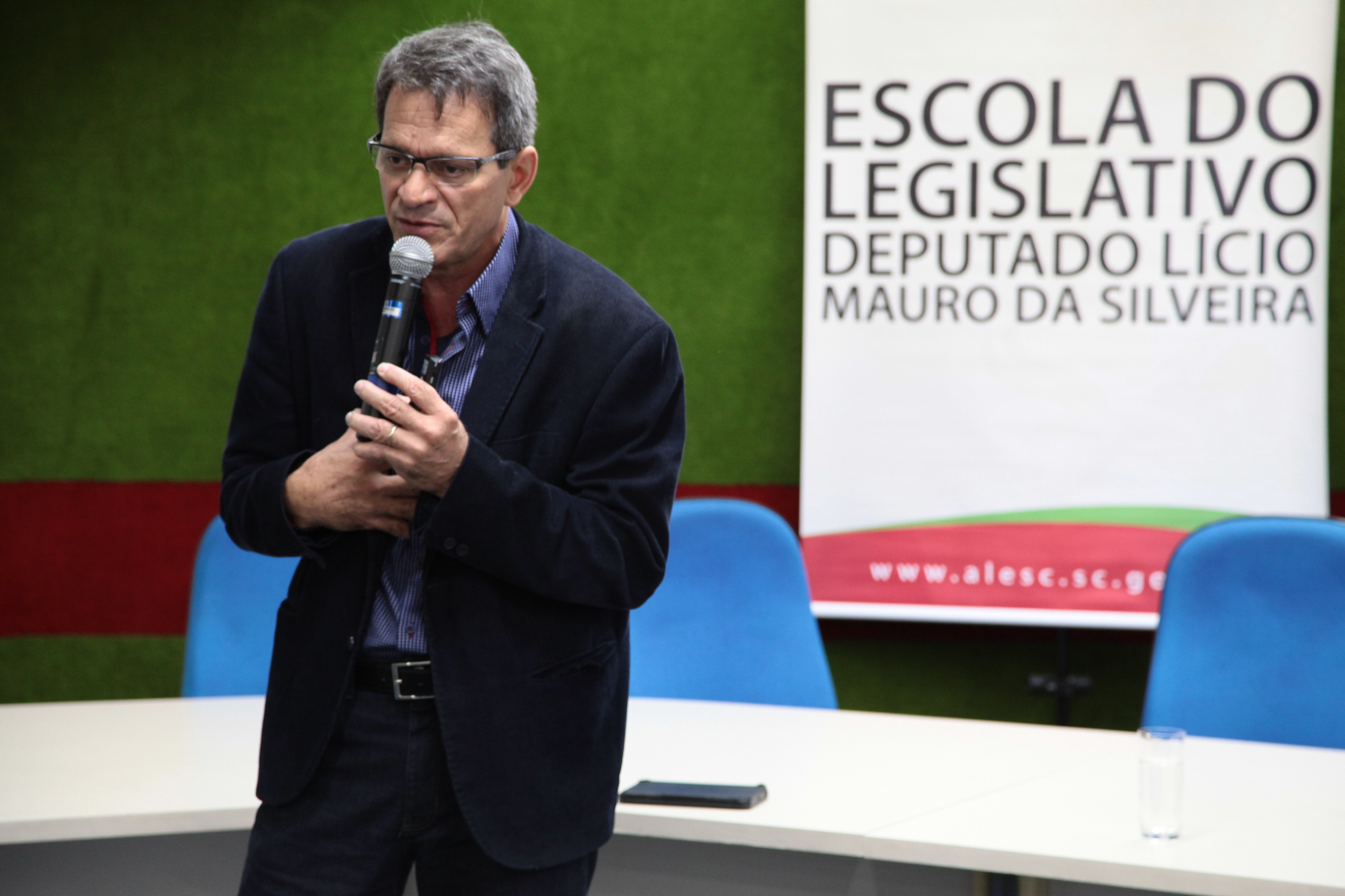 Fundo para a Infância e Adolescência Estadual (FIA) - Criciúma. Palestrante Mário Cezar da Silveira.  Foto: Miriam Zomer/Agência AL