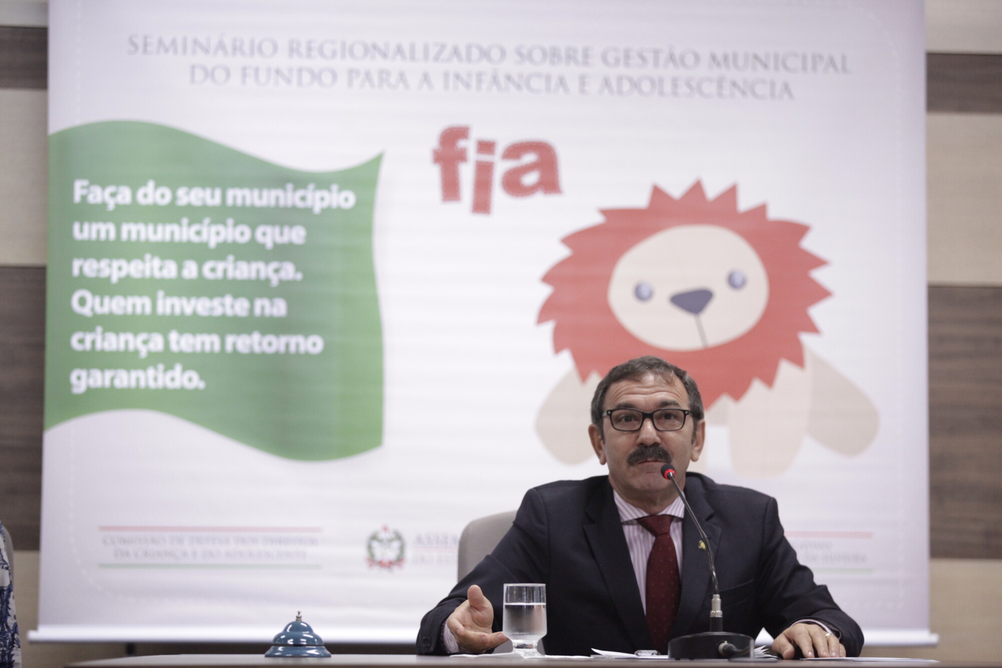 Conselhos municipais facilitam gestão de recursos do FIA, aponta seminário