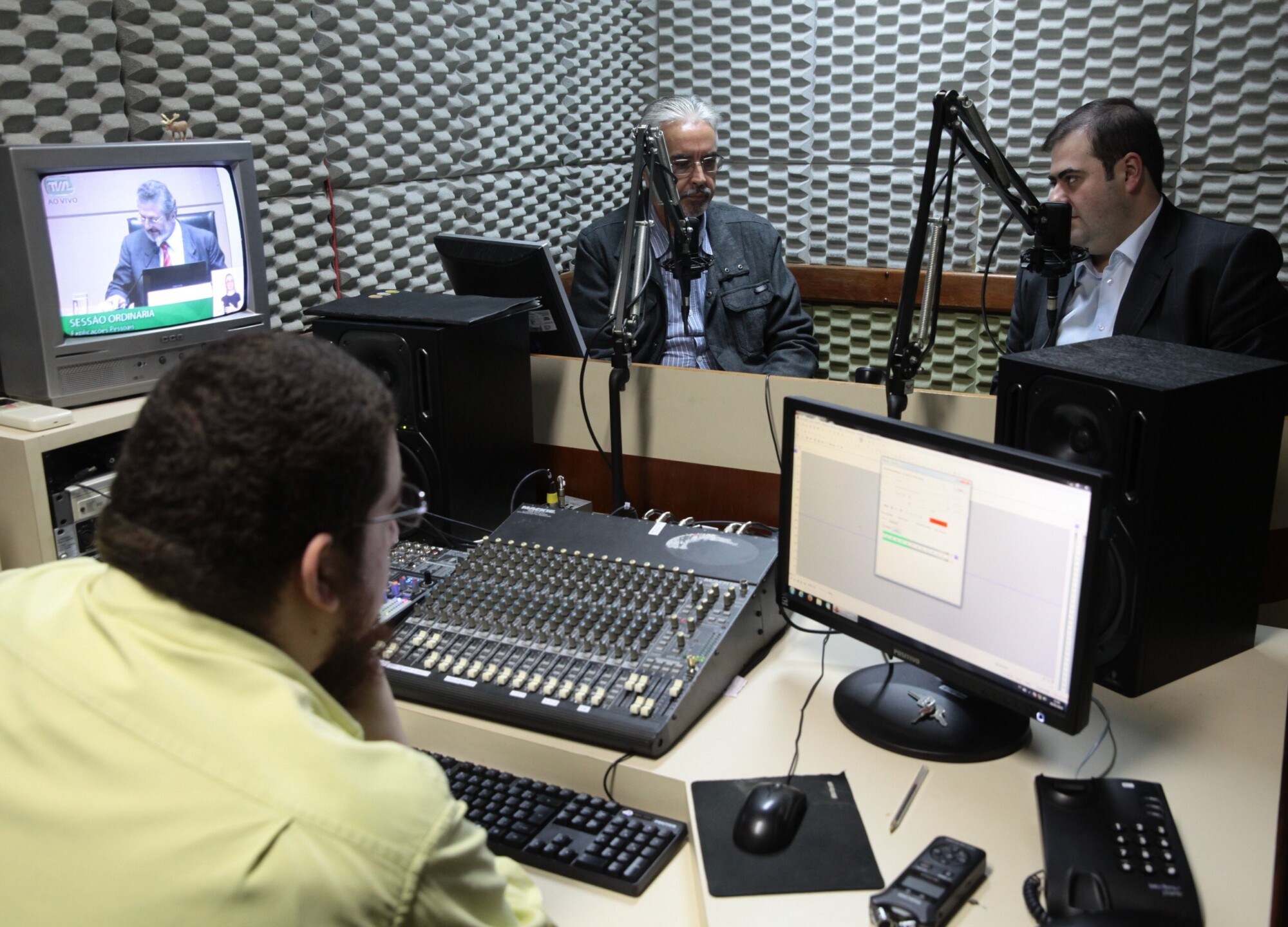 Chiodini apresenta projetos para segurança nos estádios em entrevista a Walmir Matos