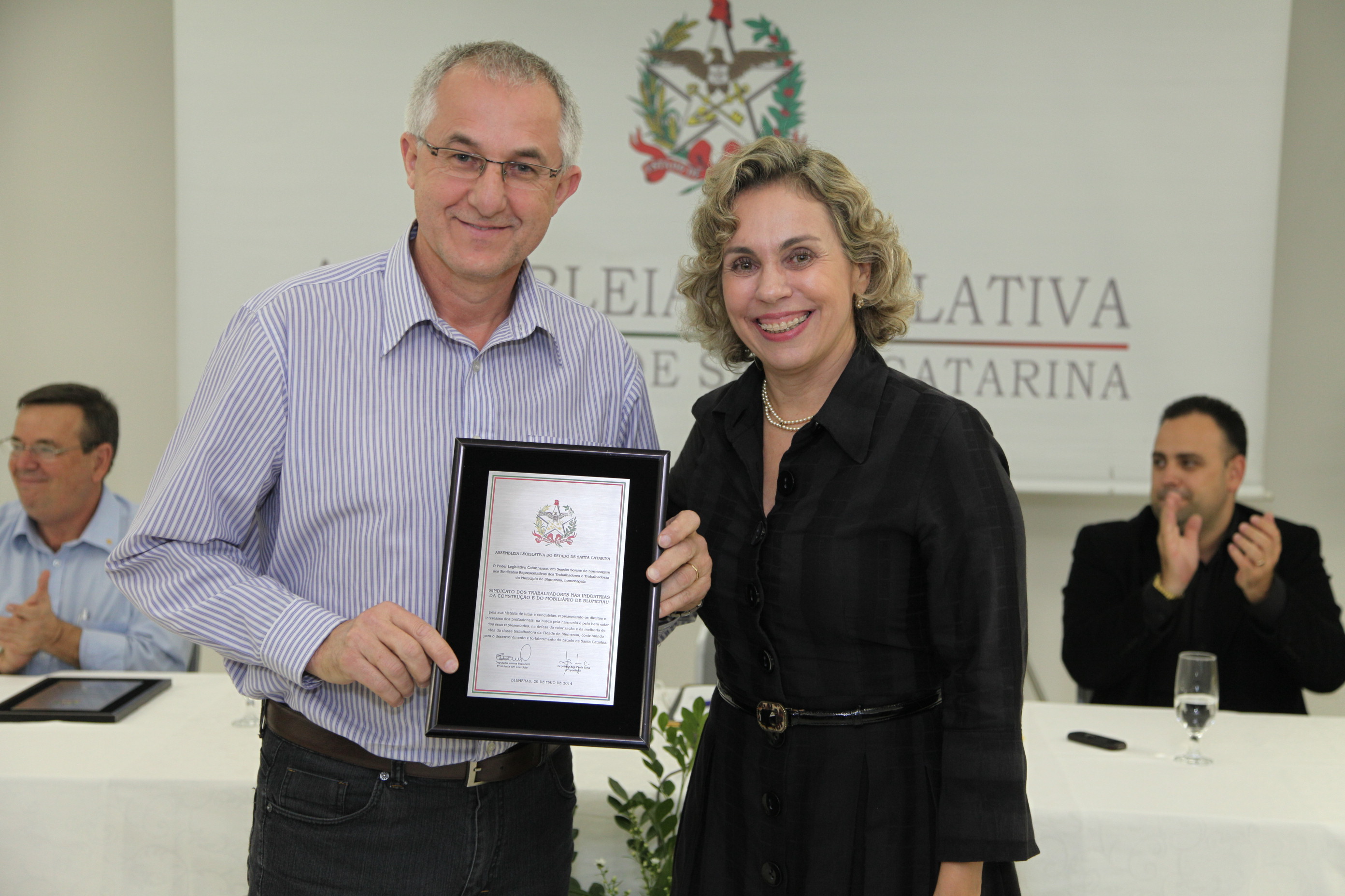 Sessão Solene em homenagem aos Sindicatos Representativos dos Trabalhadores da Cidade de Blumenau