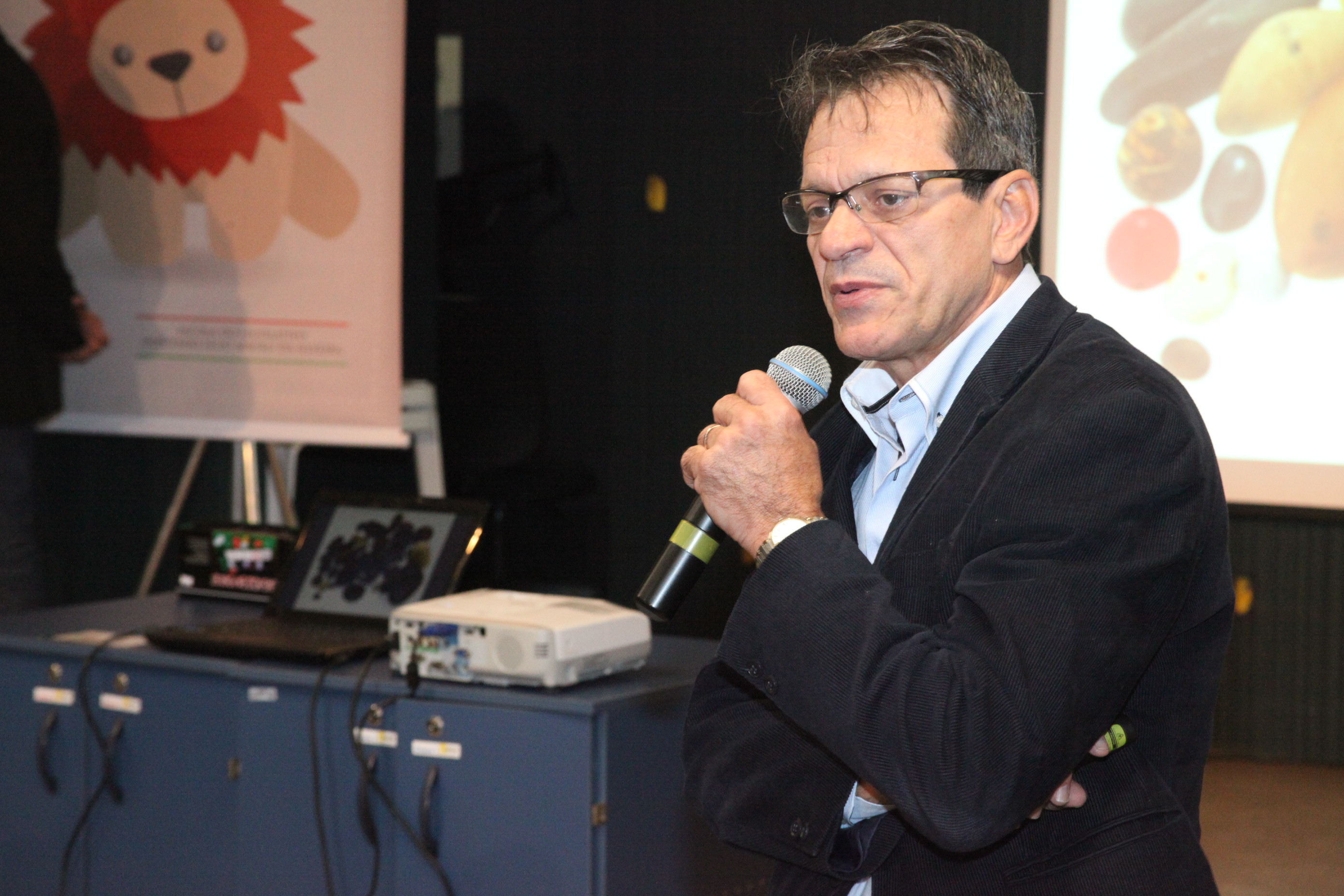 Mário Cezar da Silveira - palestrante. Seminário regionalizado sobre gestão municipal do FIA - Fundo para Infância e Adolescência. Foto: Fábio Queiroz / Agência AL