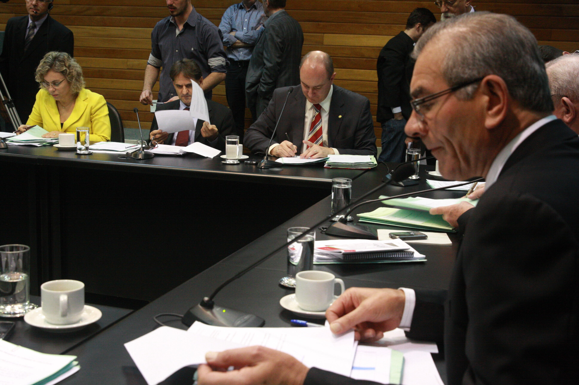 CCJ aprova medidas provisórias com reajustes para o funcionalismo público